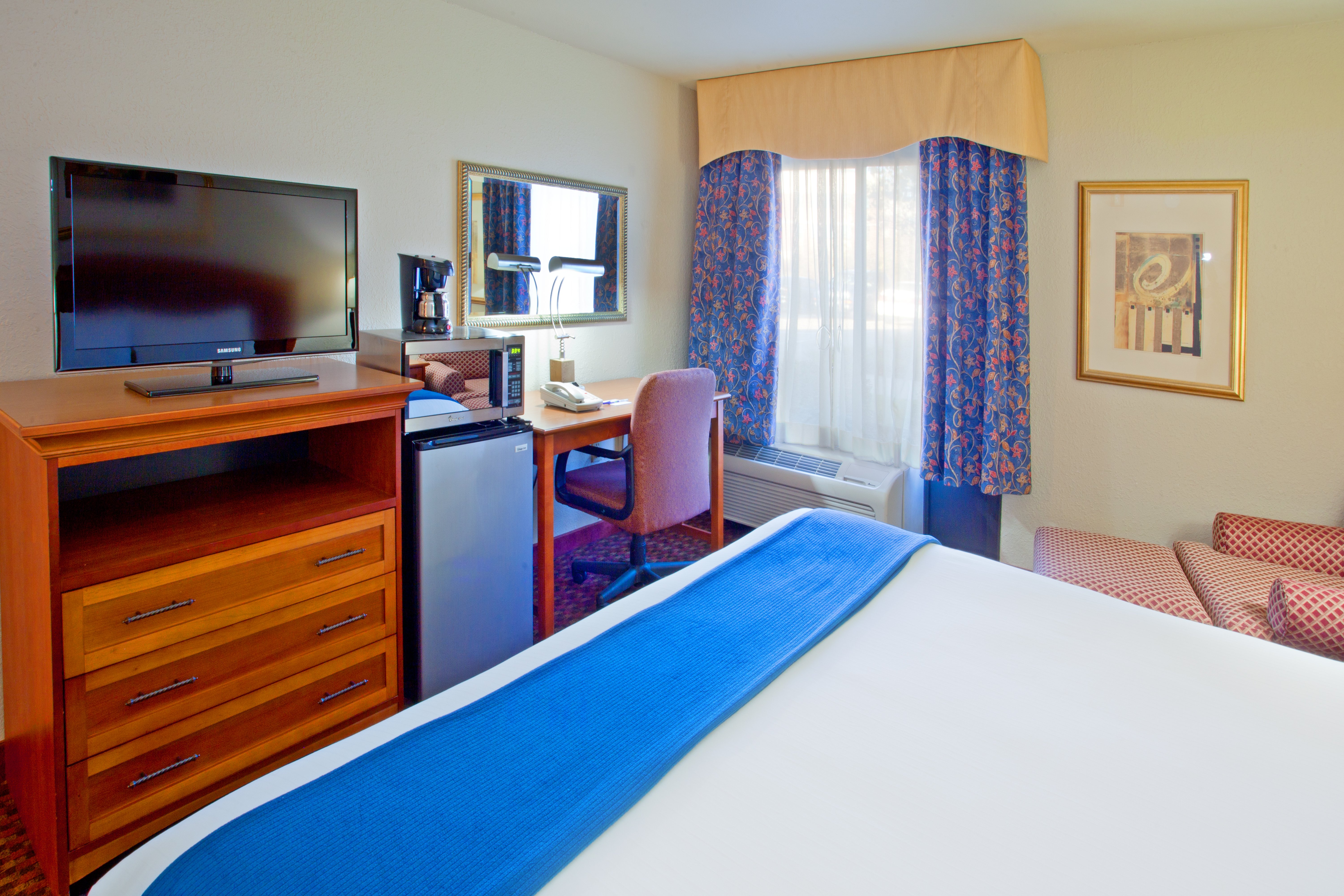 Double King Bed Non Smoking