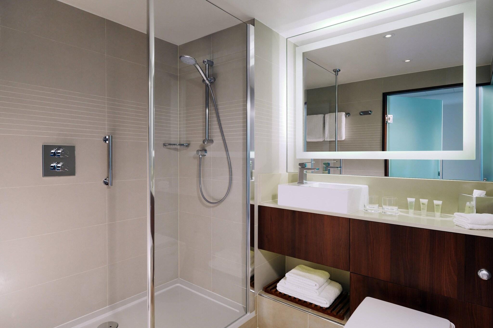 Double King Bed Non Smoking