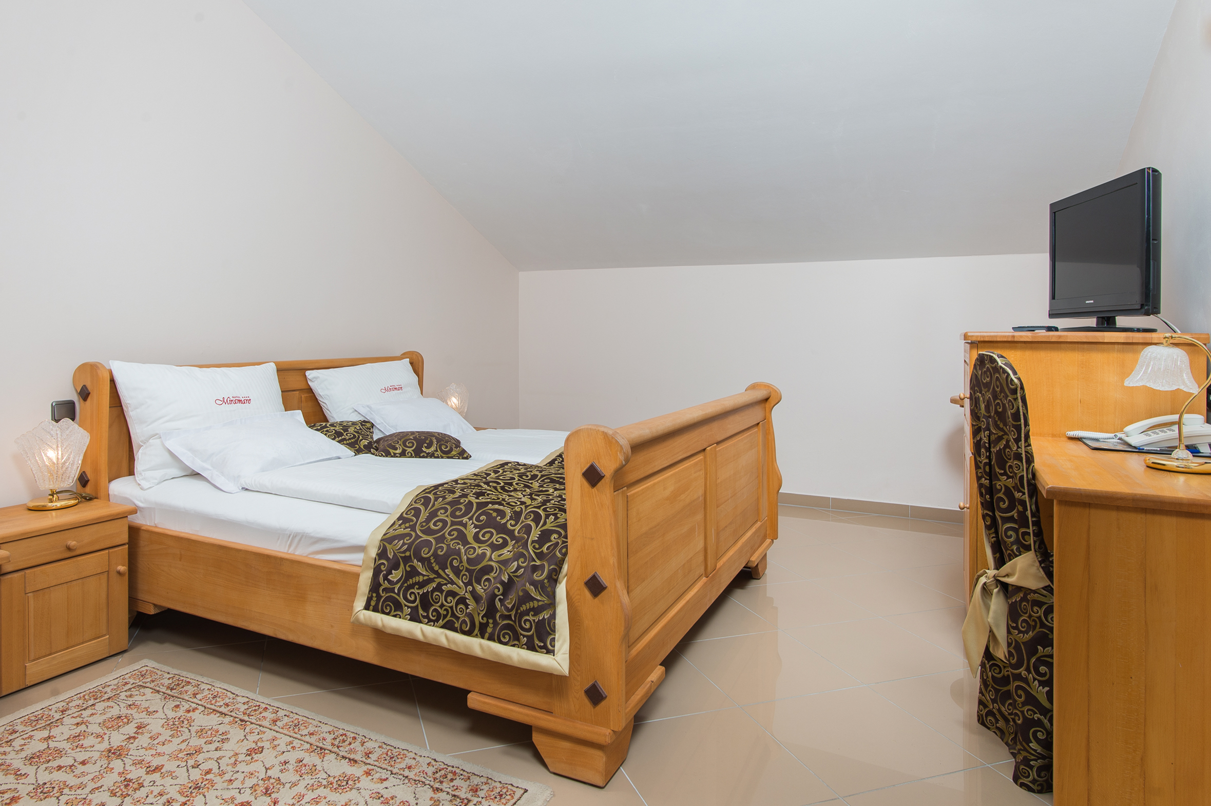 Double Single Superior