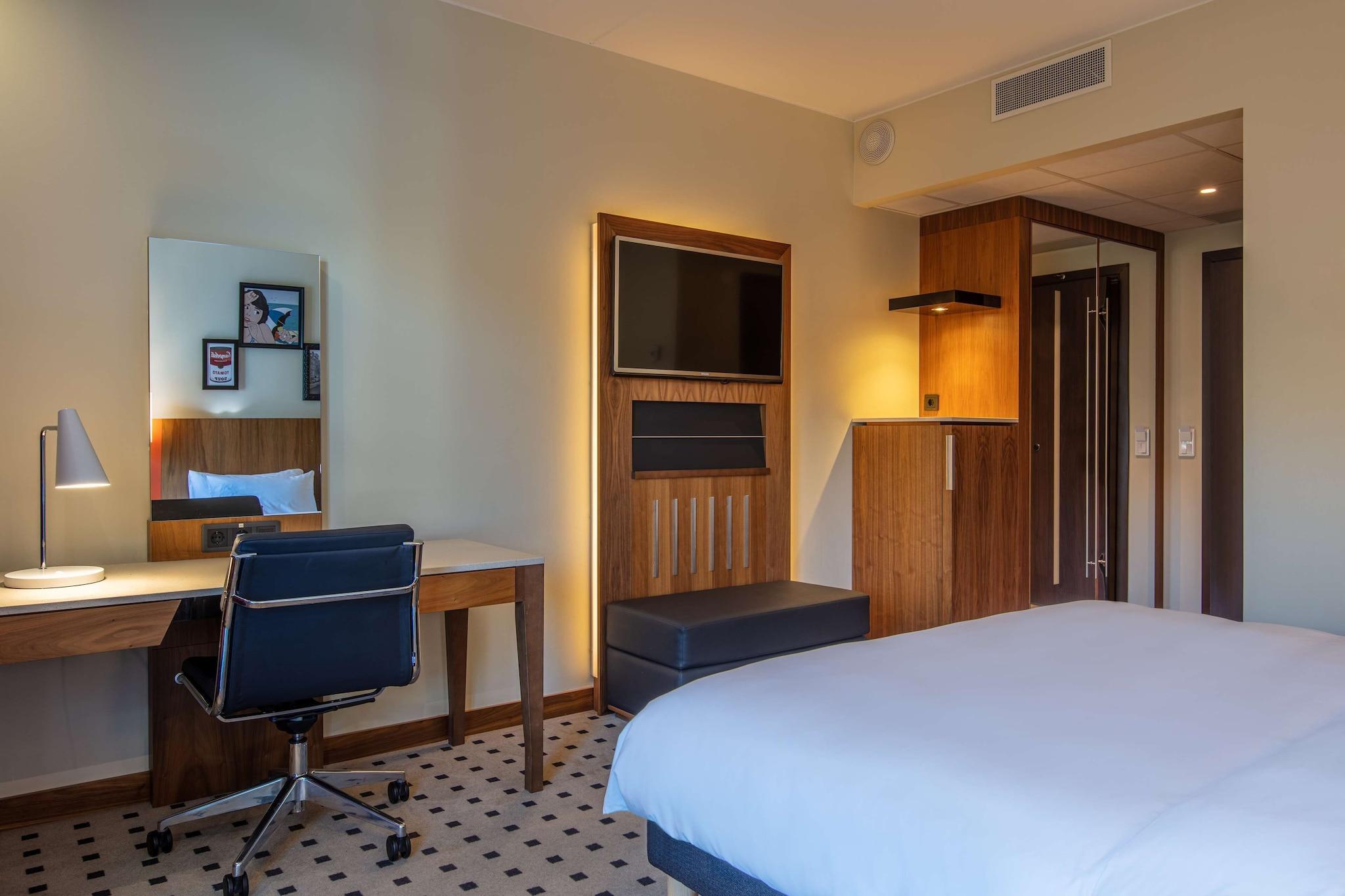 Double Superior King Bed