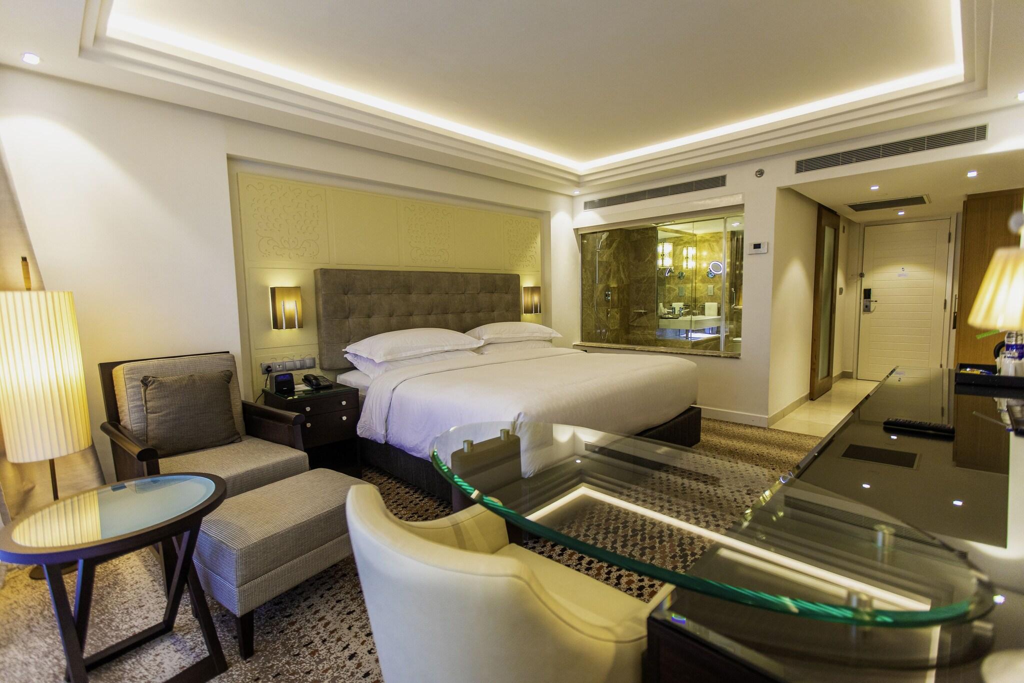 Junior Suite Premium King Bed