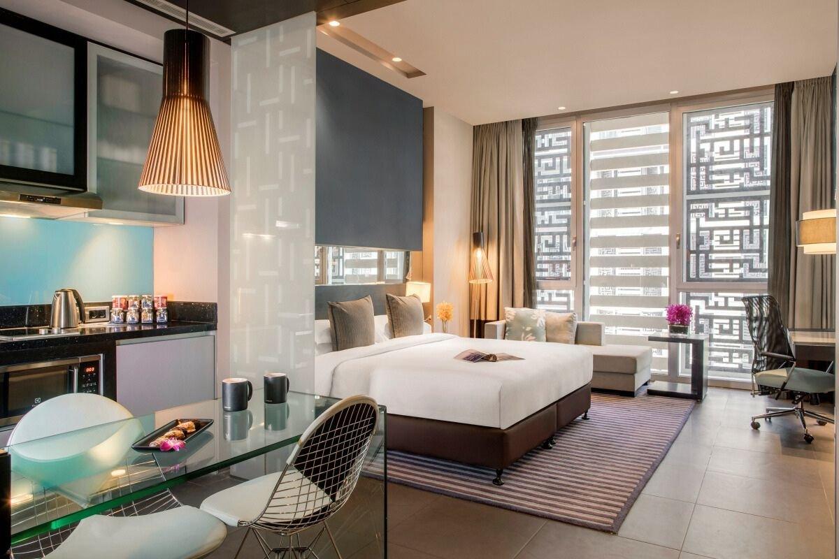 Double Deluxe Smoking