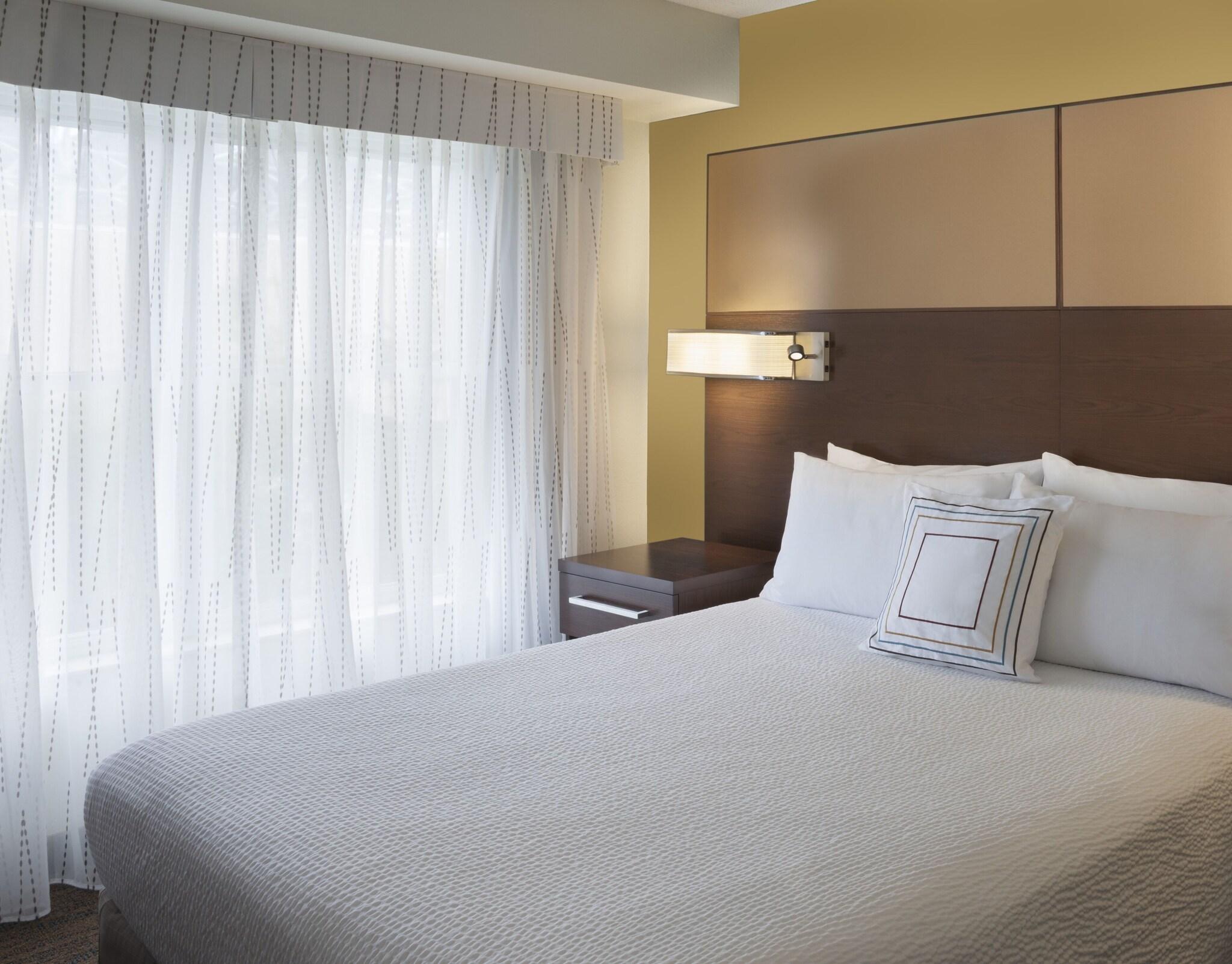 Suite Queen Bed Non Smoking