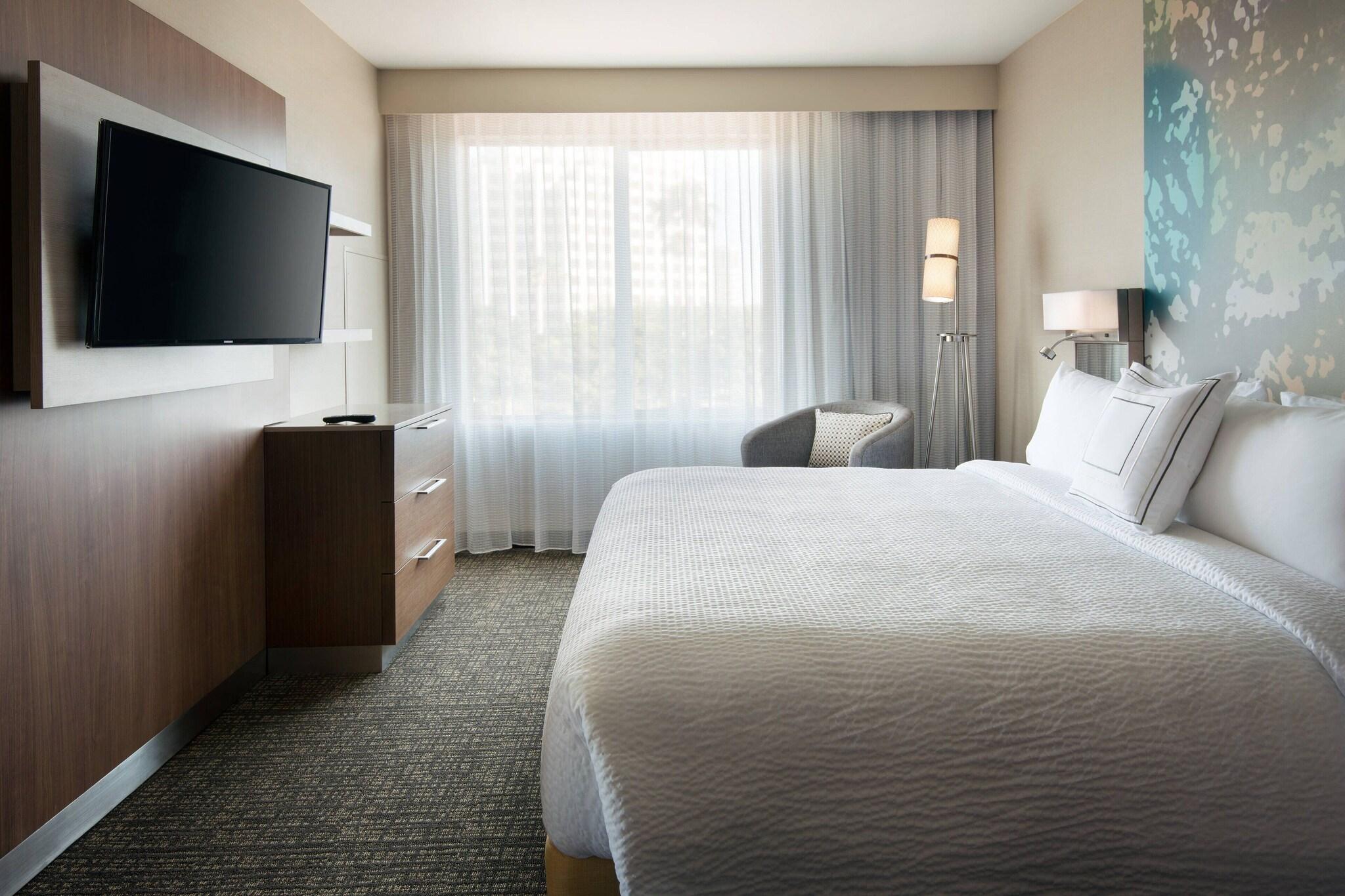 Suite City View King Bed