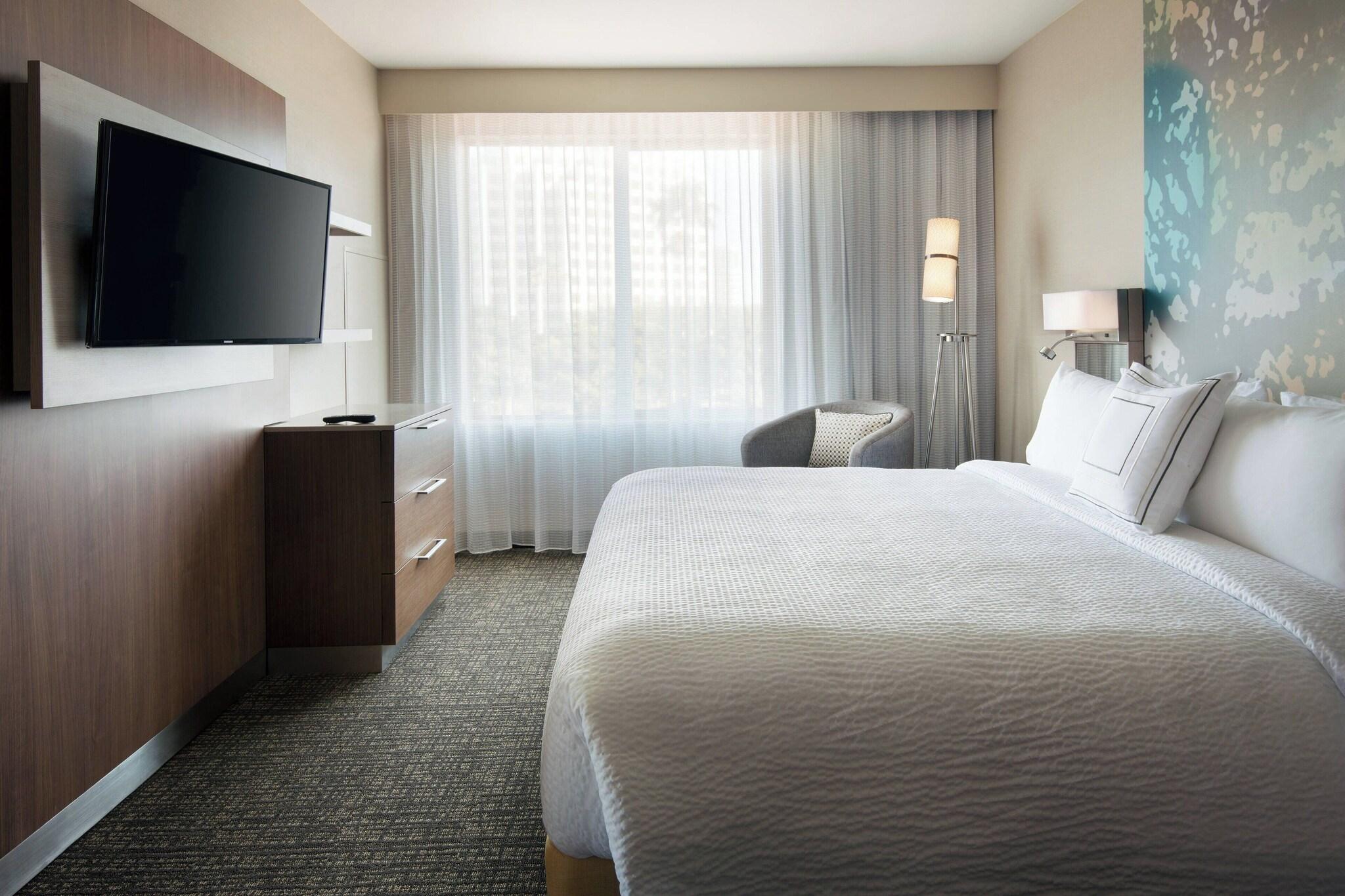 Suite City View King Bed