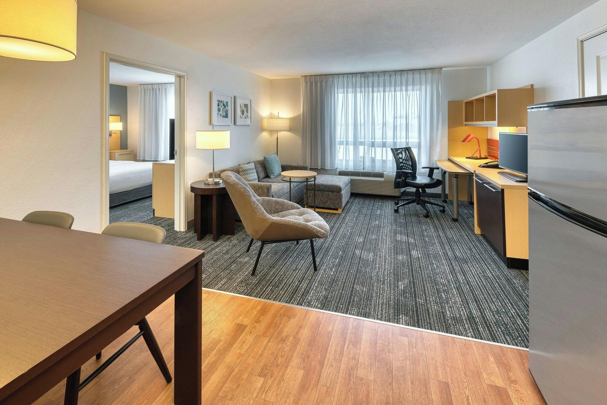 Suite Queen Size Bed