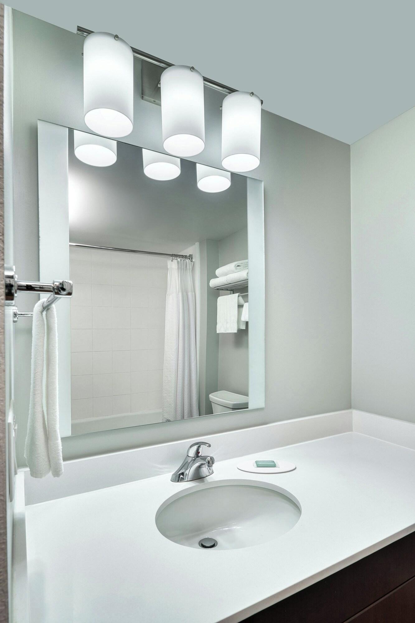 Suite Queen Size Bed