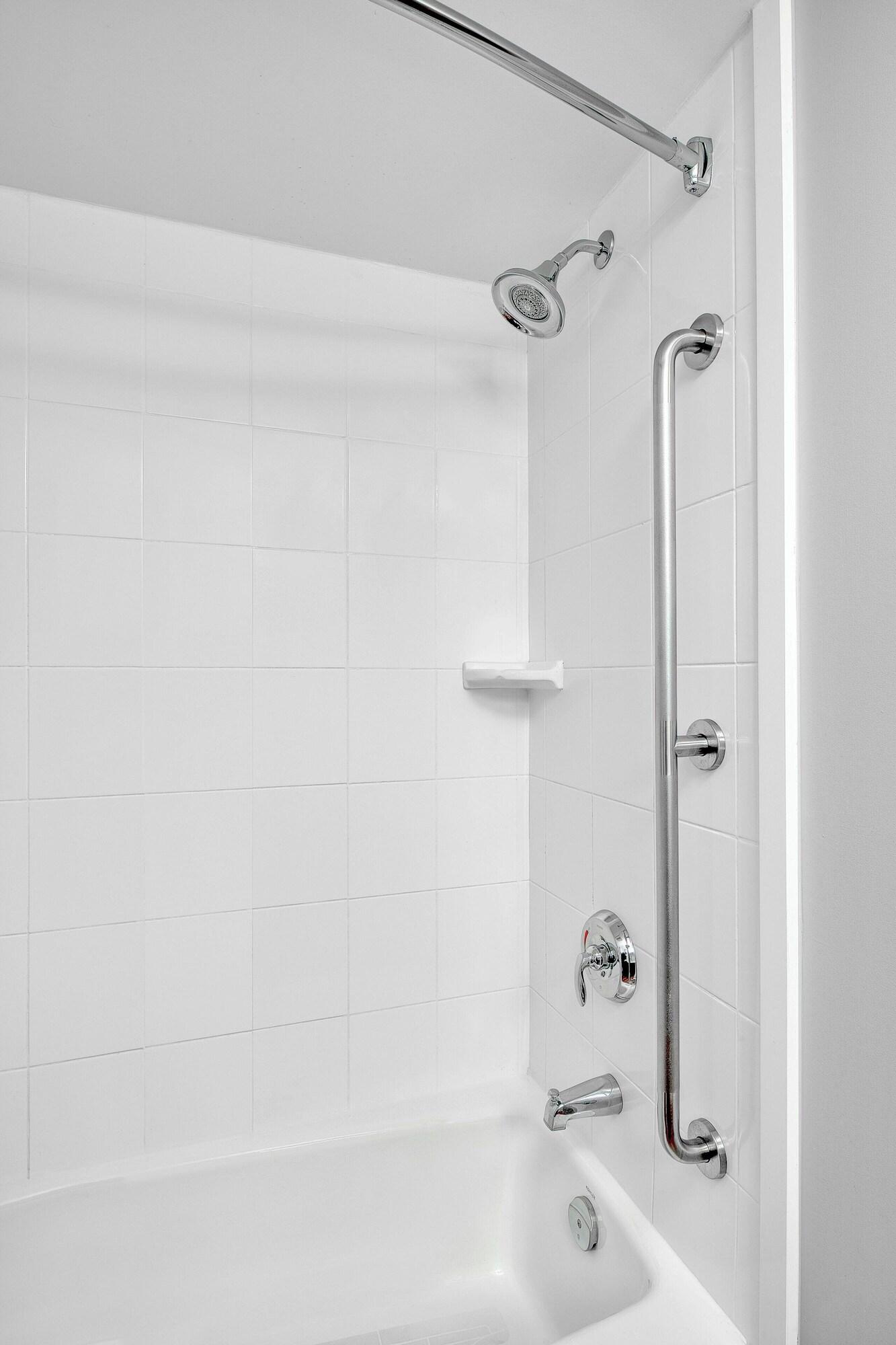 Studio Two Queen Beds