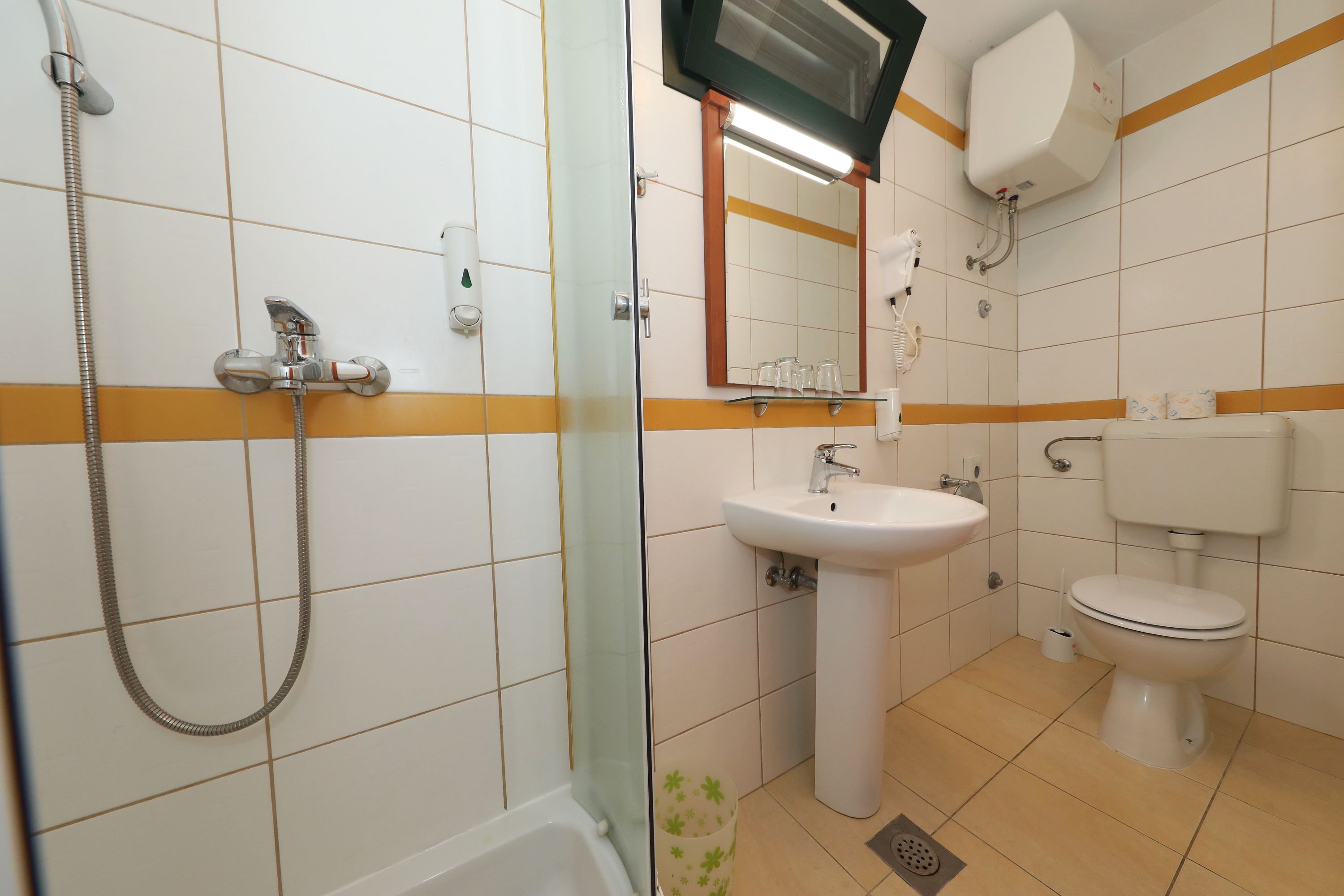 Quadruple with Terrace