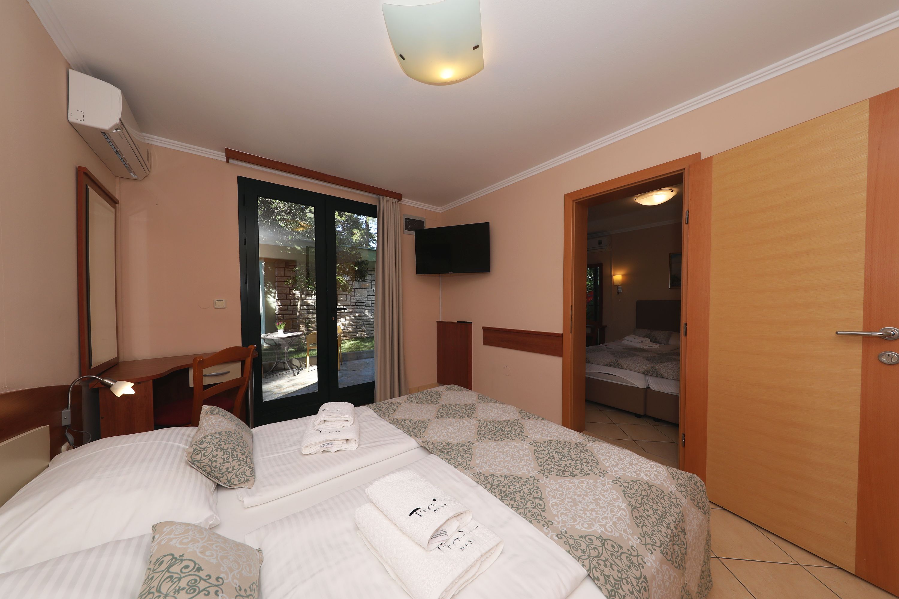 Quadruple with Terrace