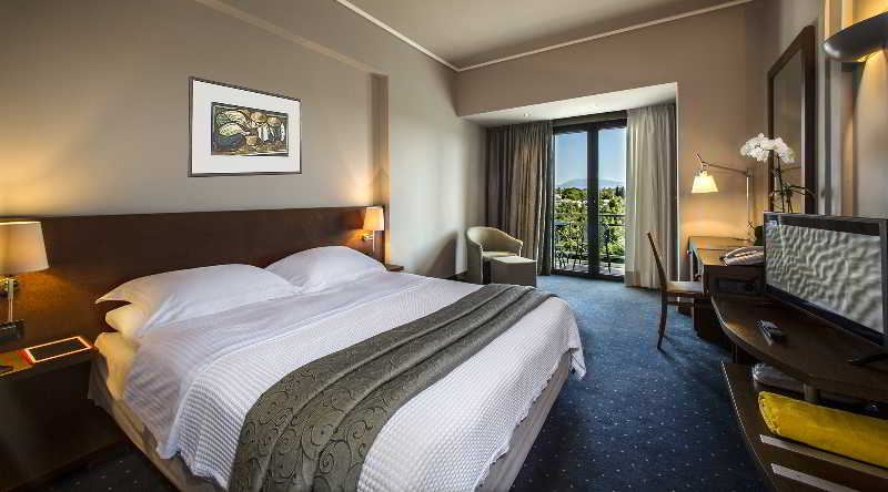 Double or Twin Deluxe