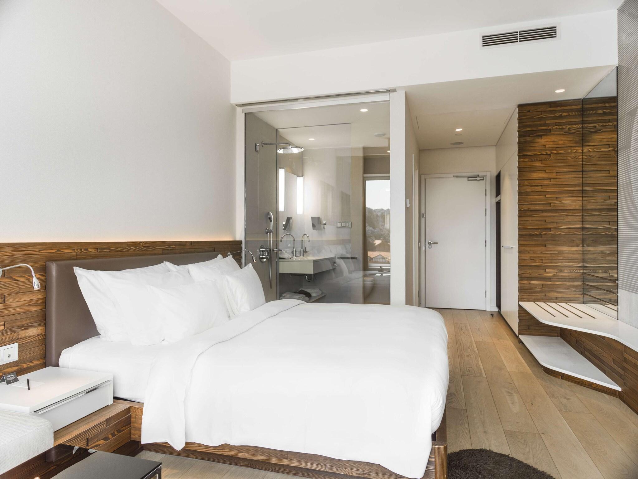 Double King Size Bed