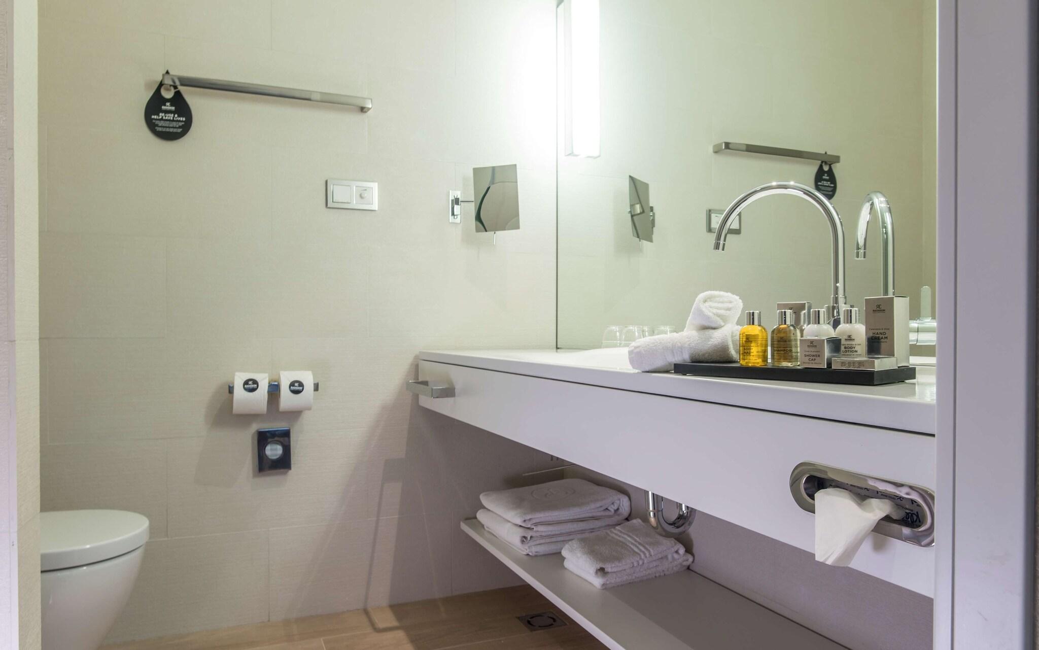 Family Room King Size Bed