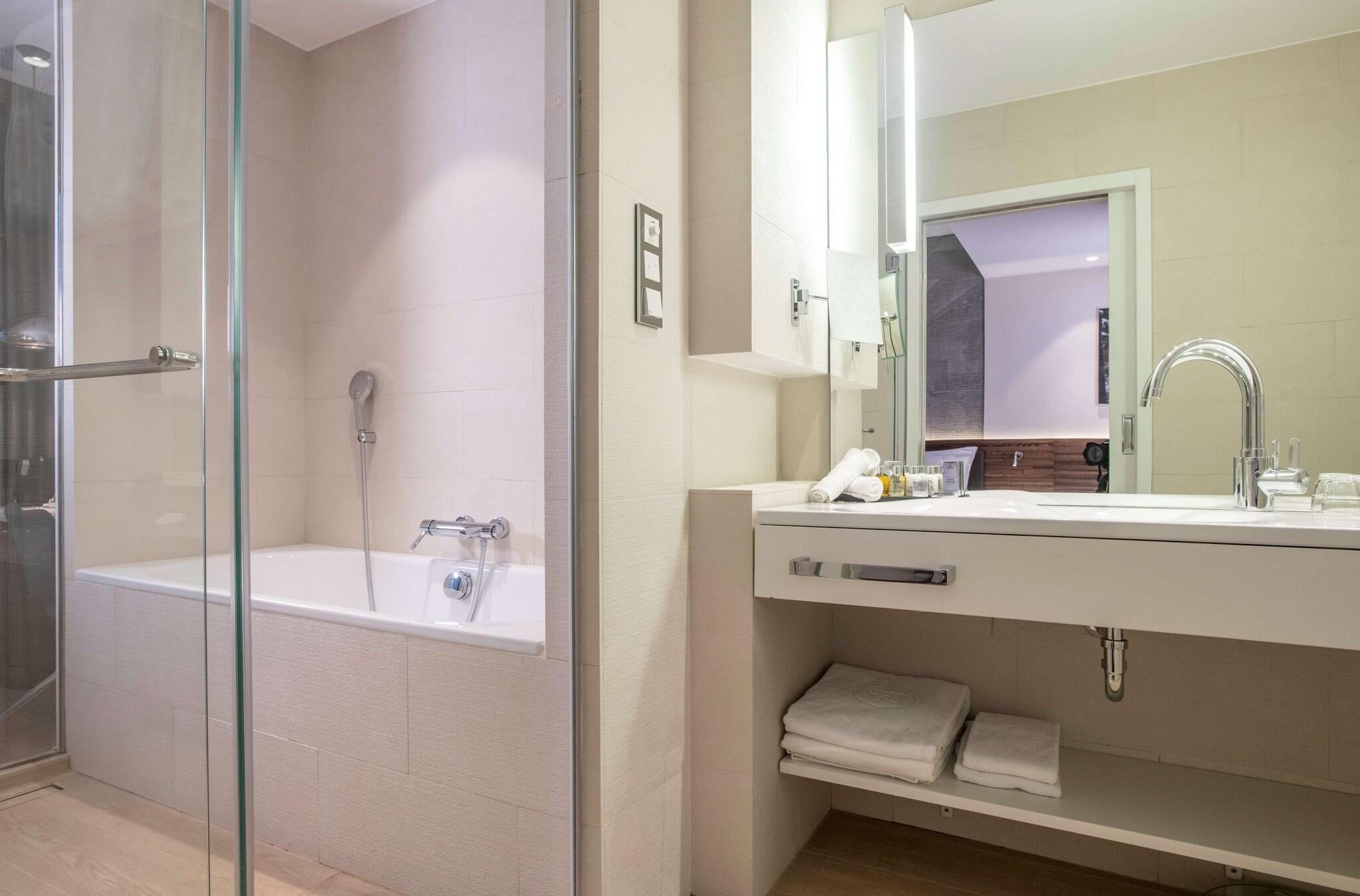 Double Premium King Bed