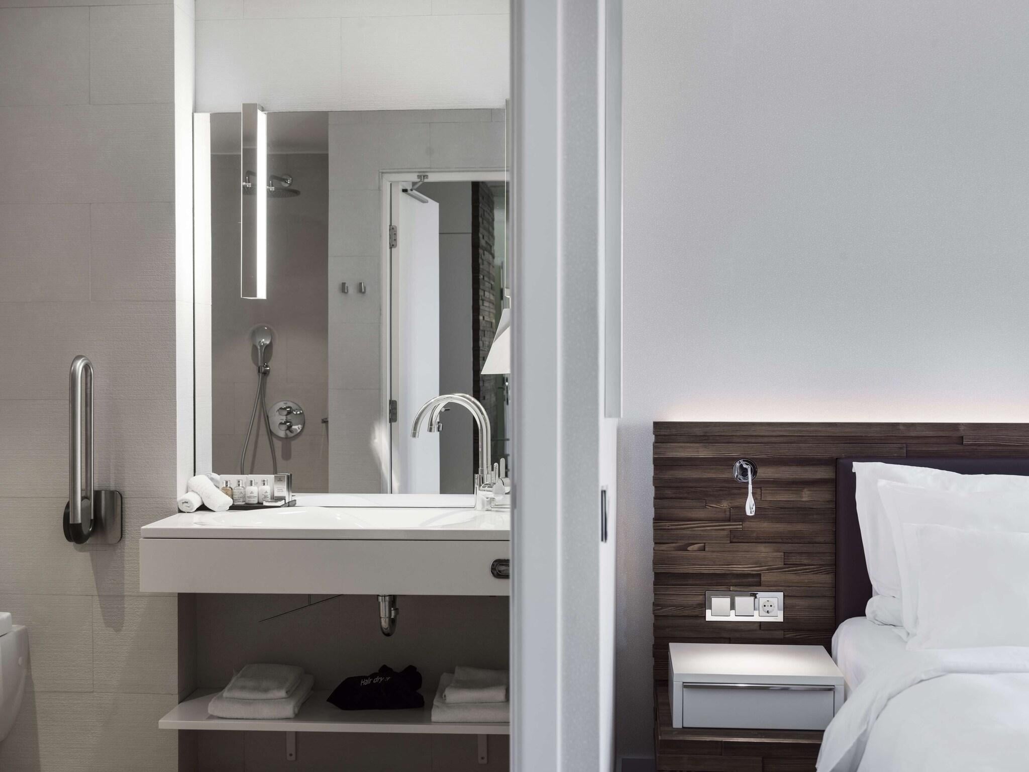 Double King Size Bed