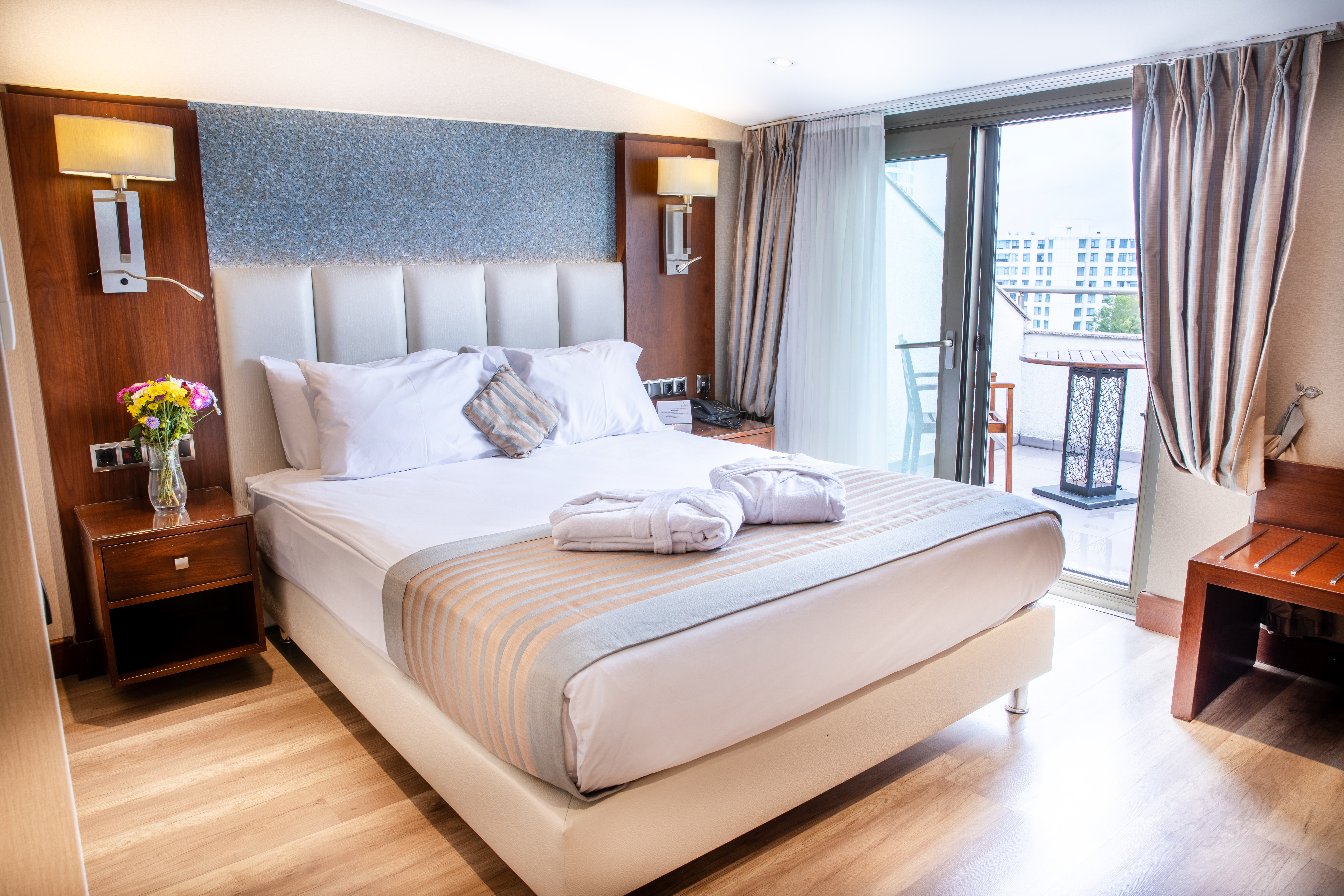 Double Queen Size Bed