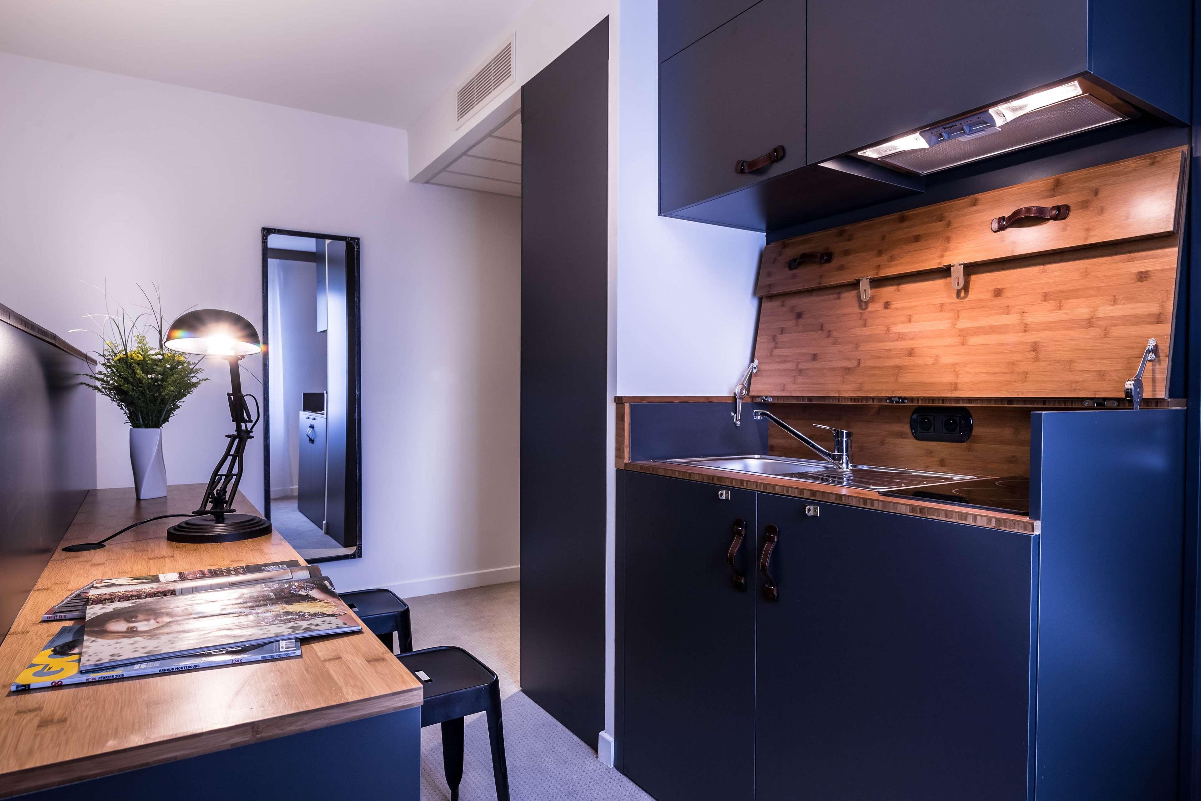 Junior Suite Queen Size Bed