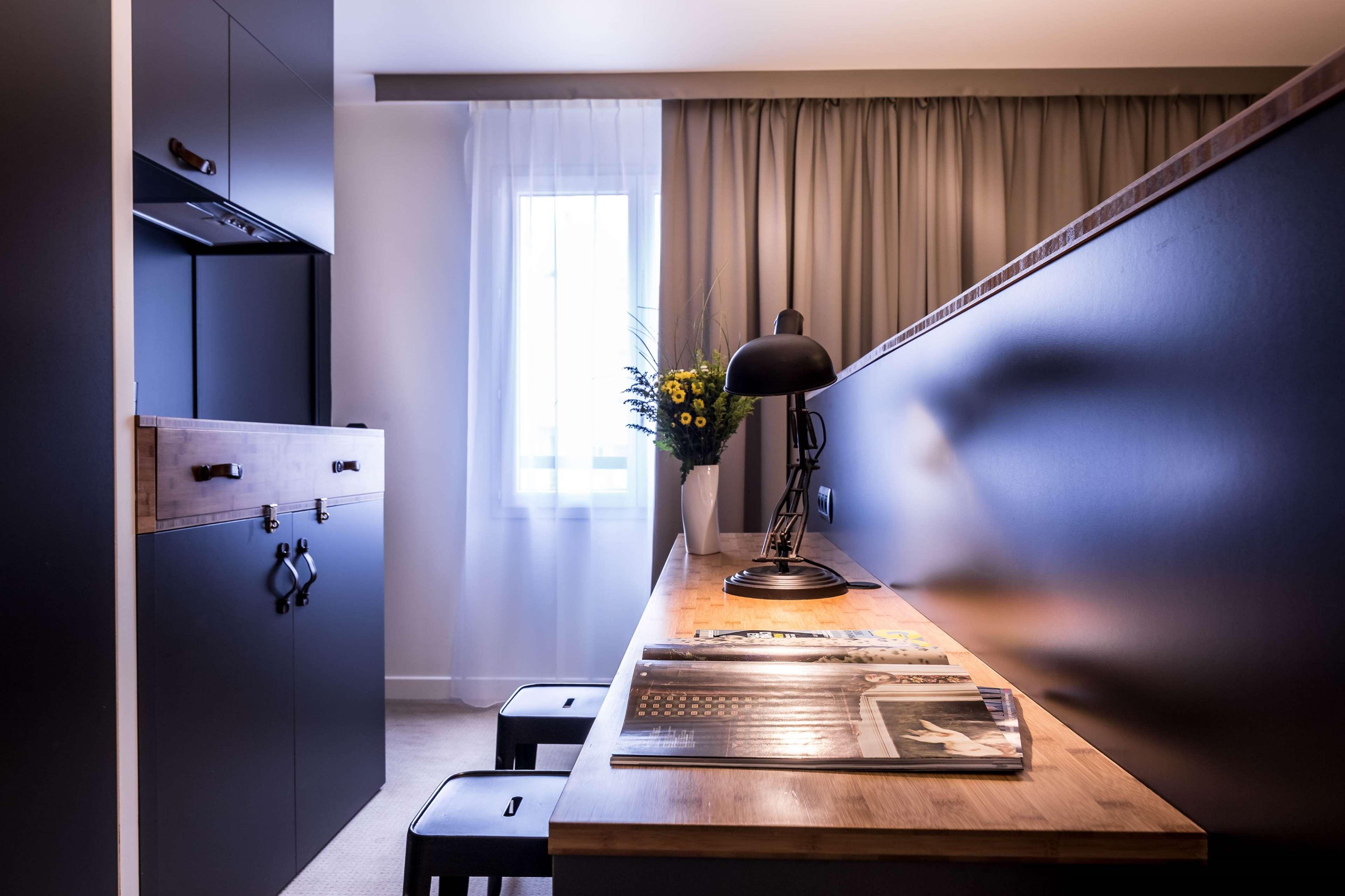 Junior Suite Queen Size Bed