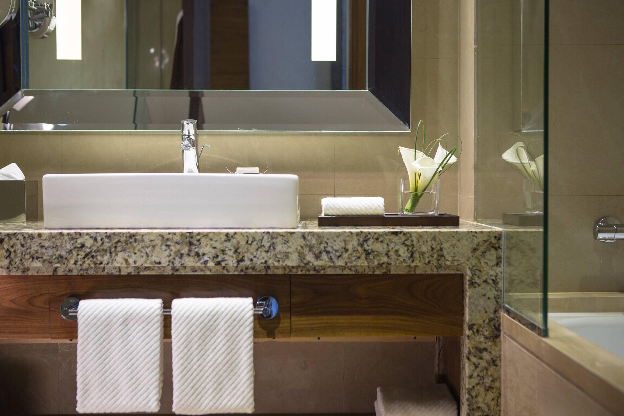 Family Room Smoking with Views