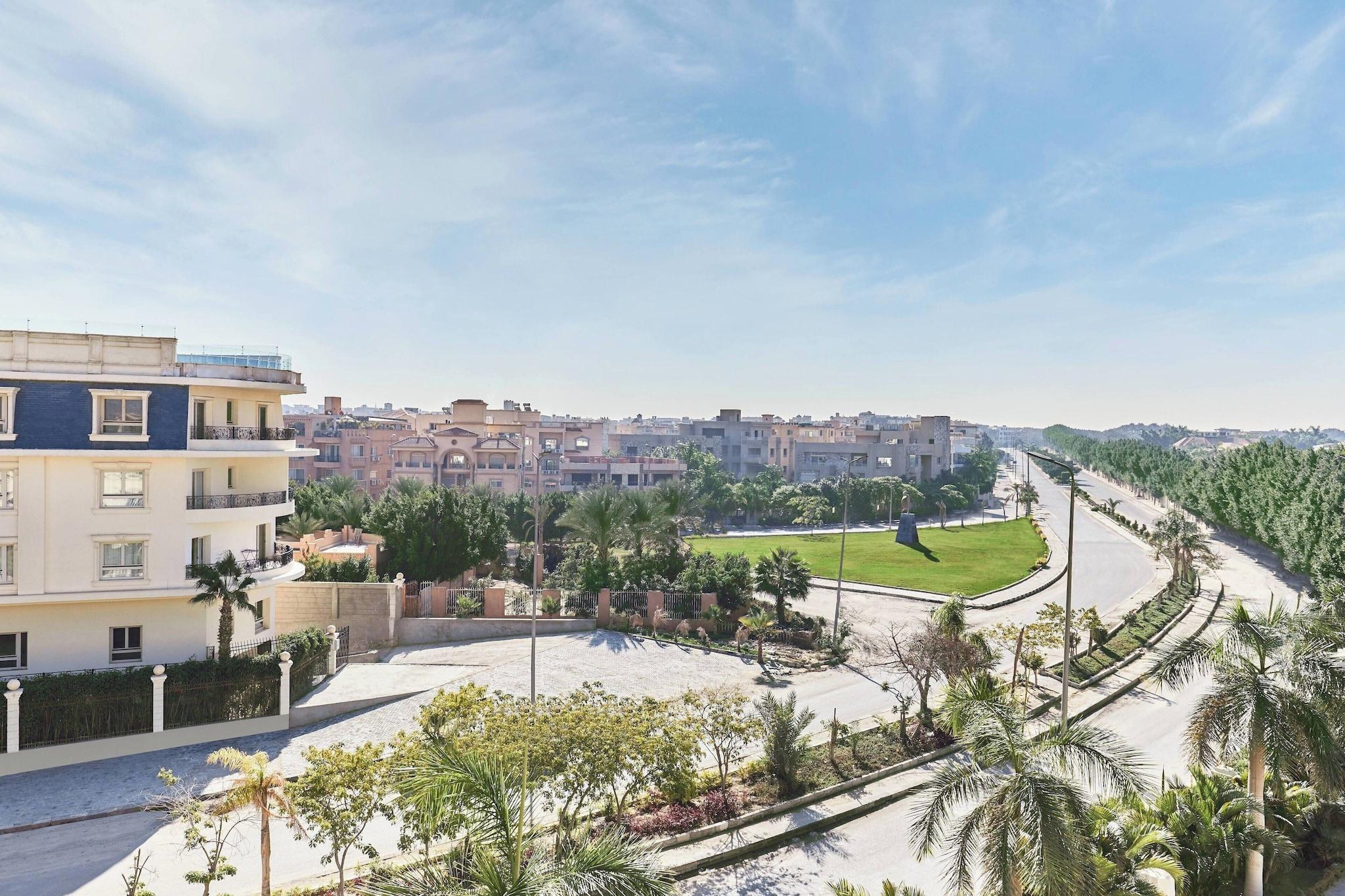 Double King Bed Smoking