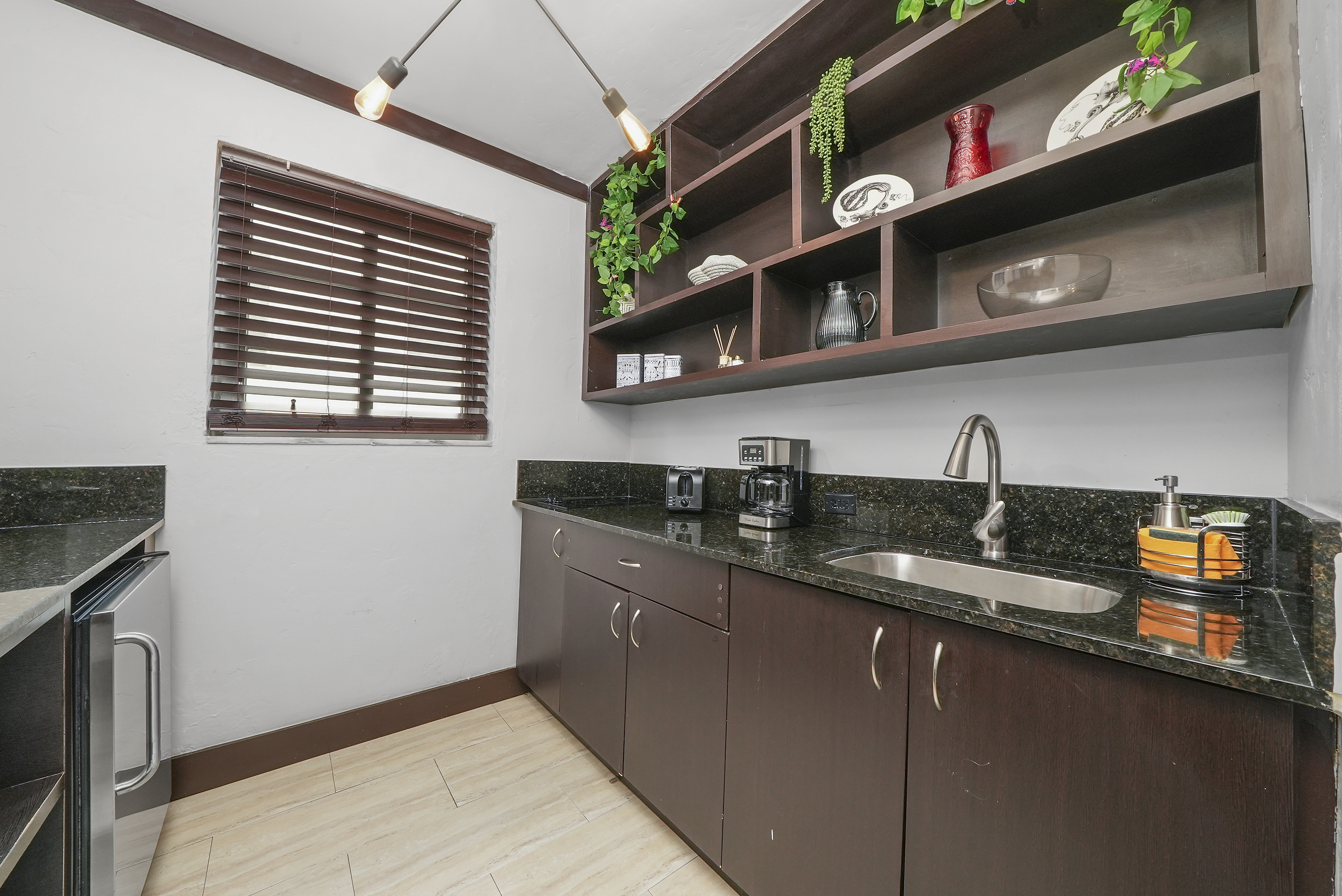 Studio Queen Size Bed