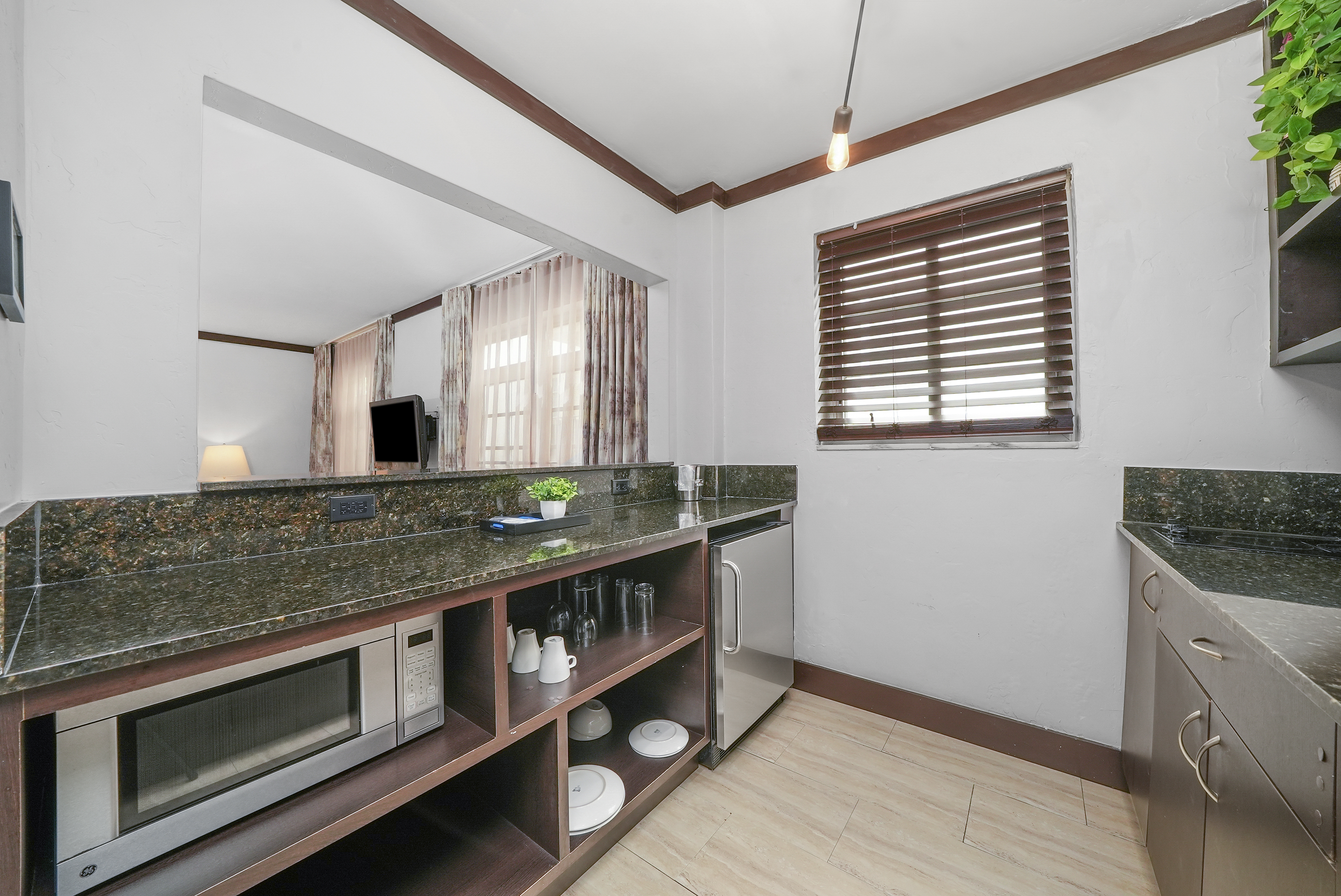 Studio Queen Size Bed