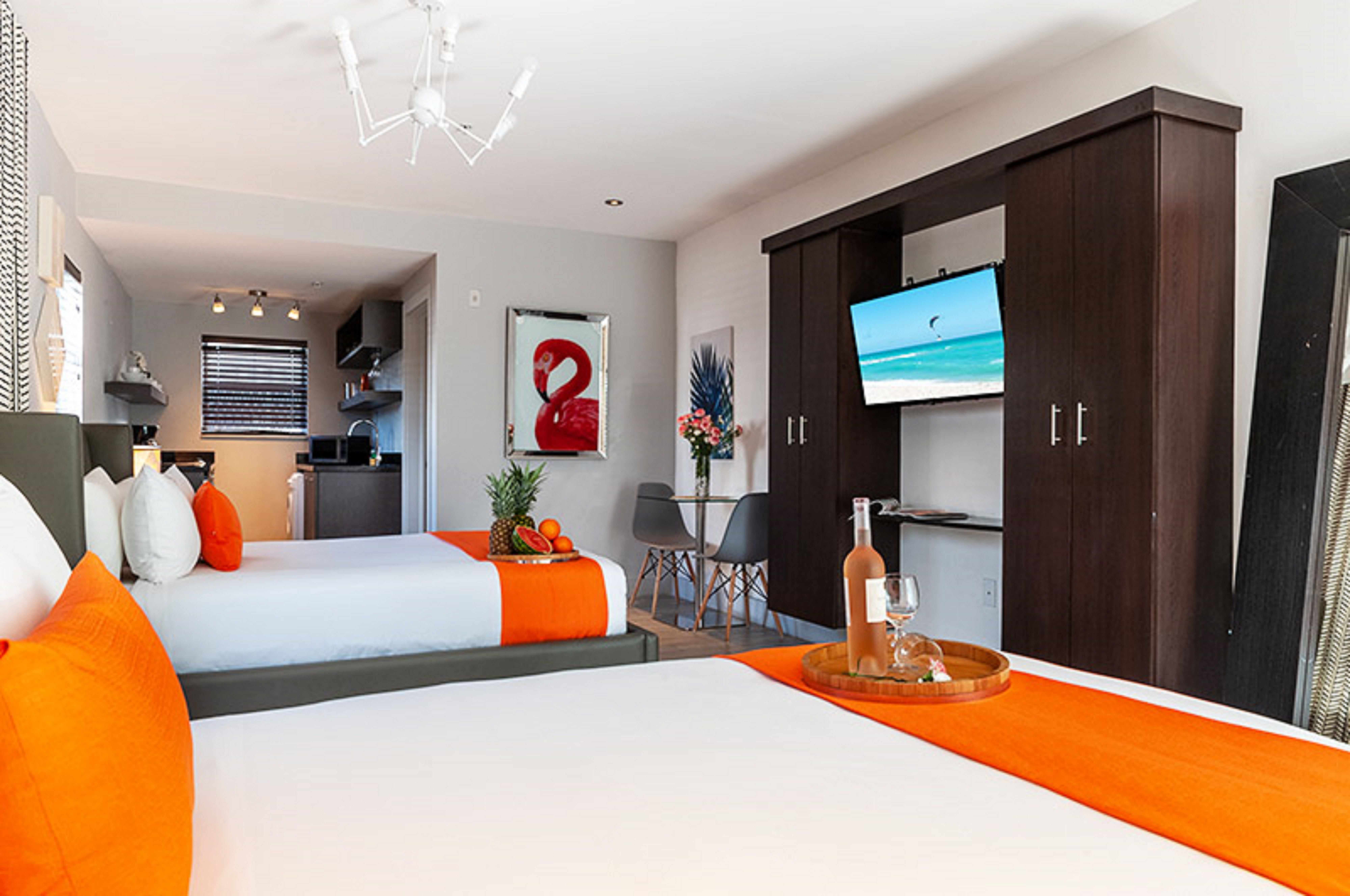 Studio Two Queen Beds