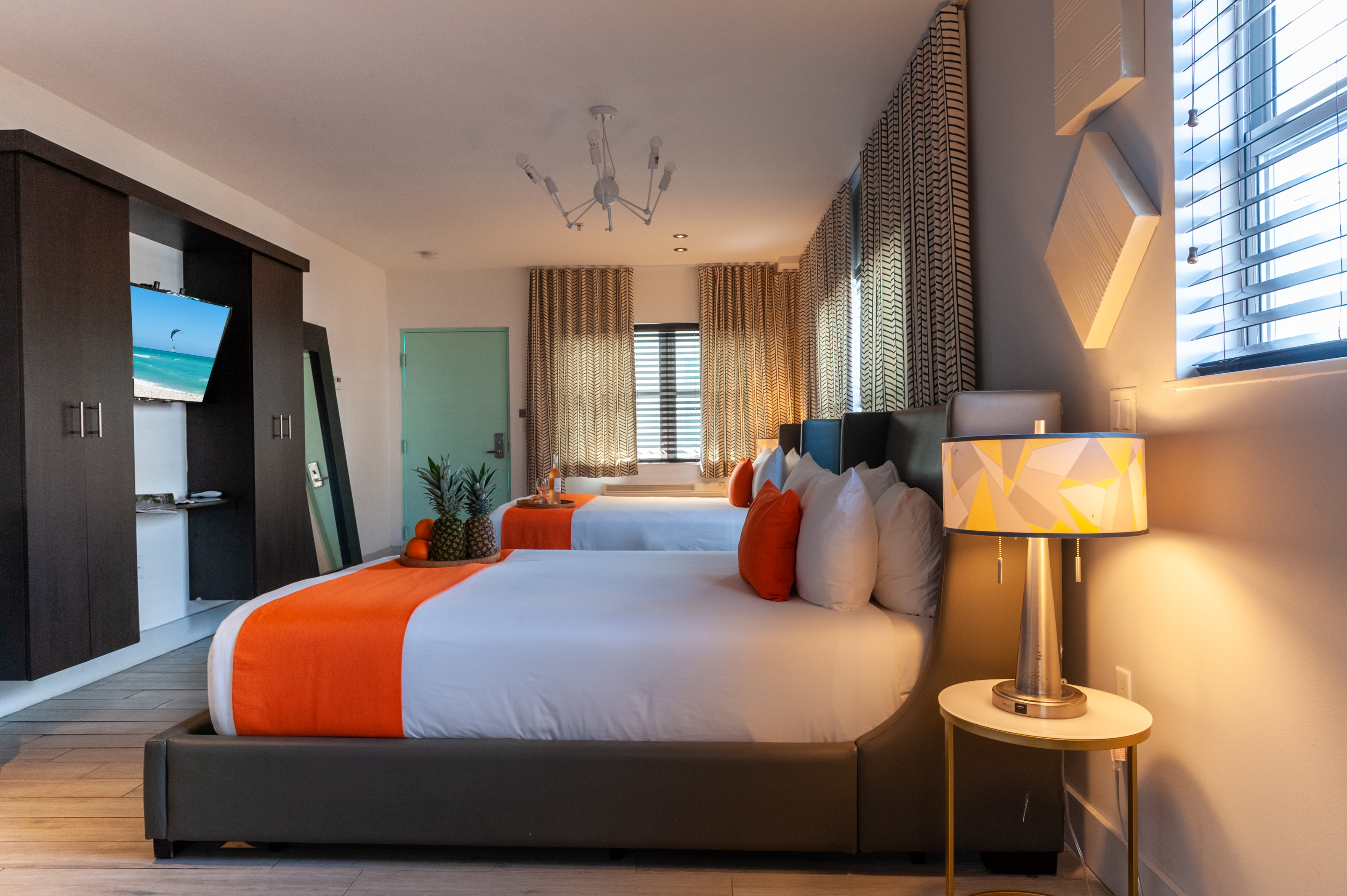 Studio Two Queen Beds