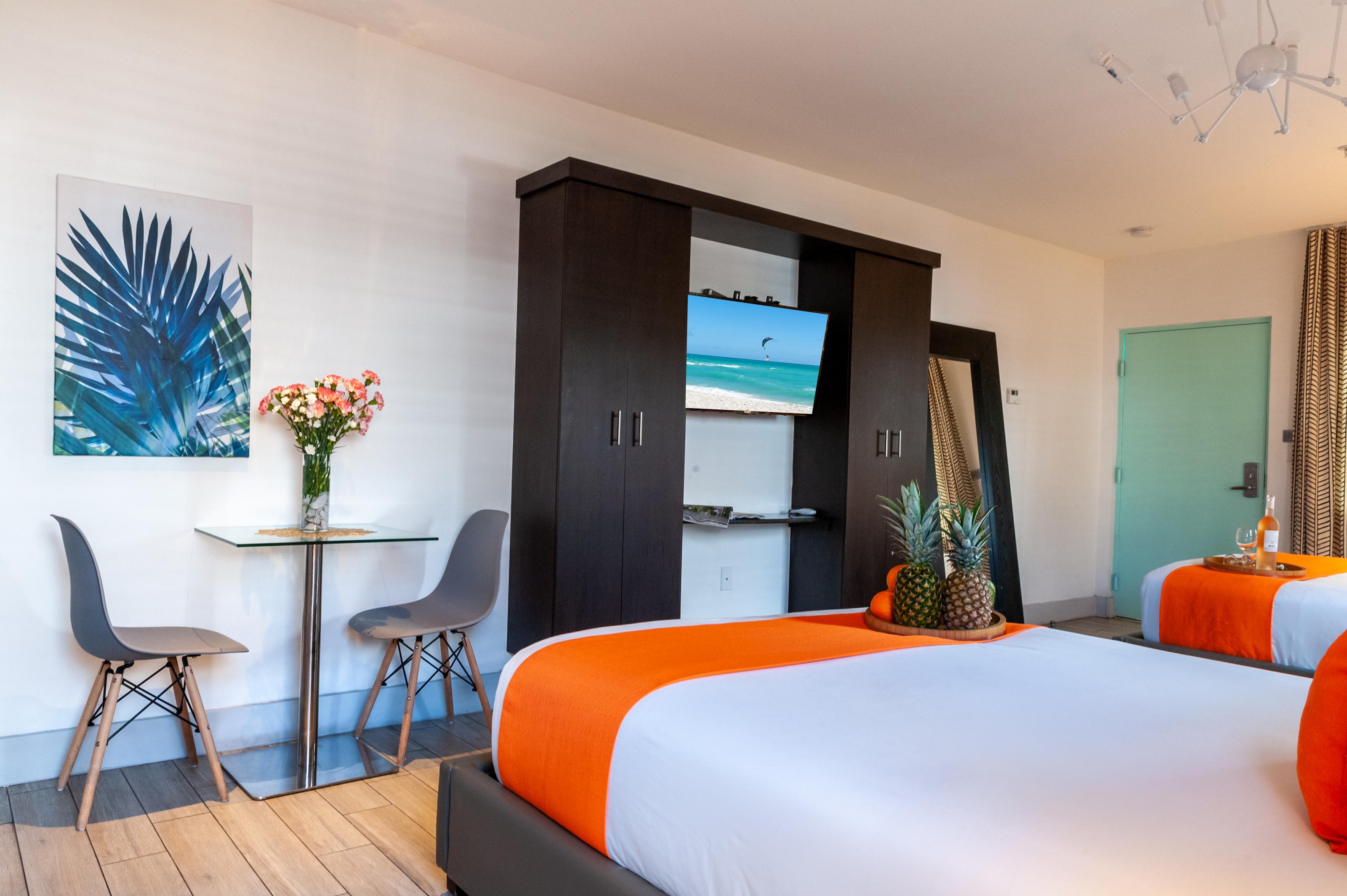 Studio Two Queen Beds