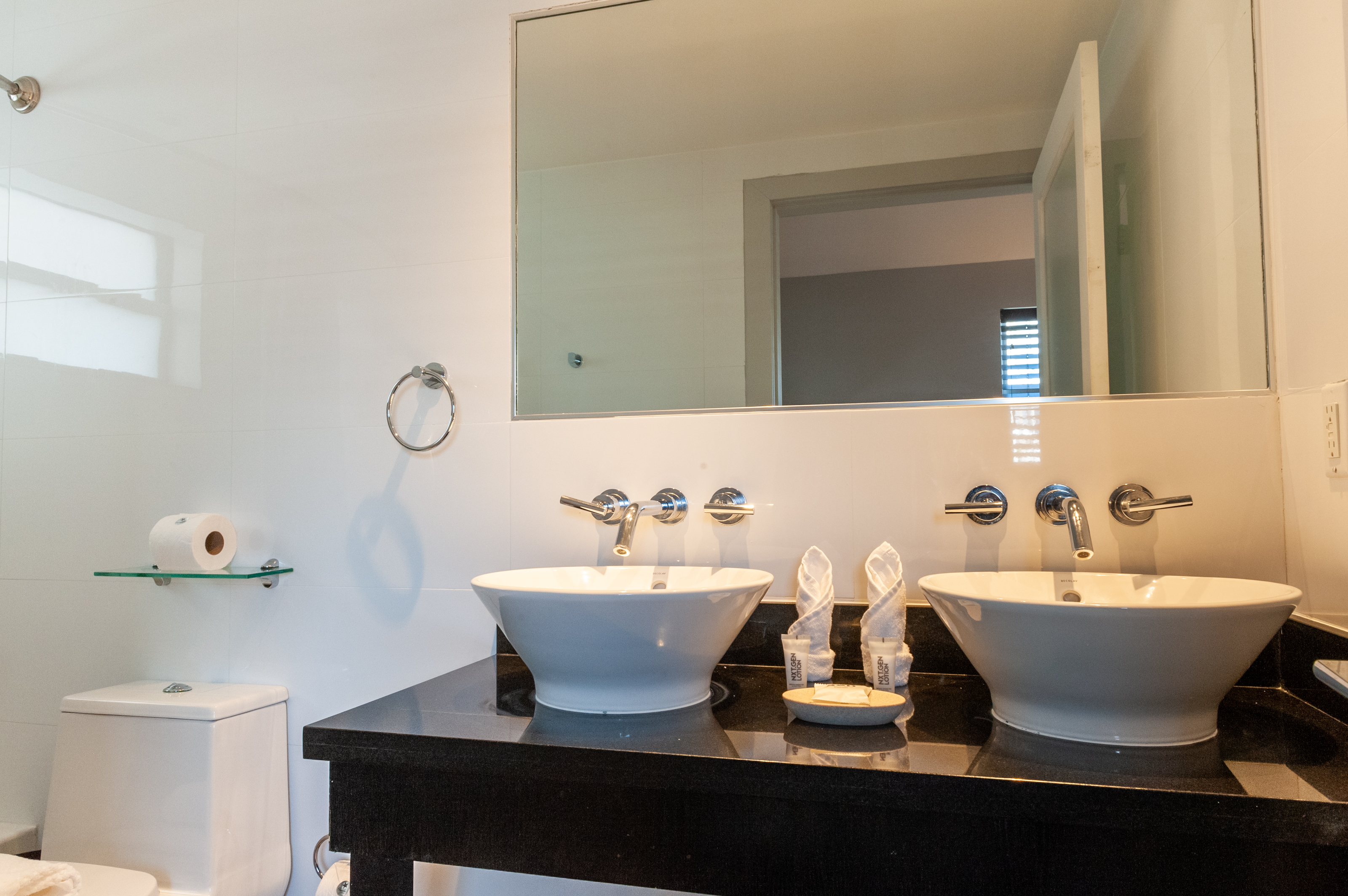 Studio Two Queen Beds