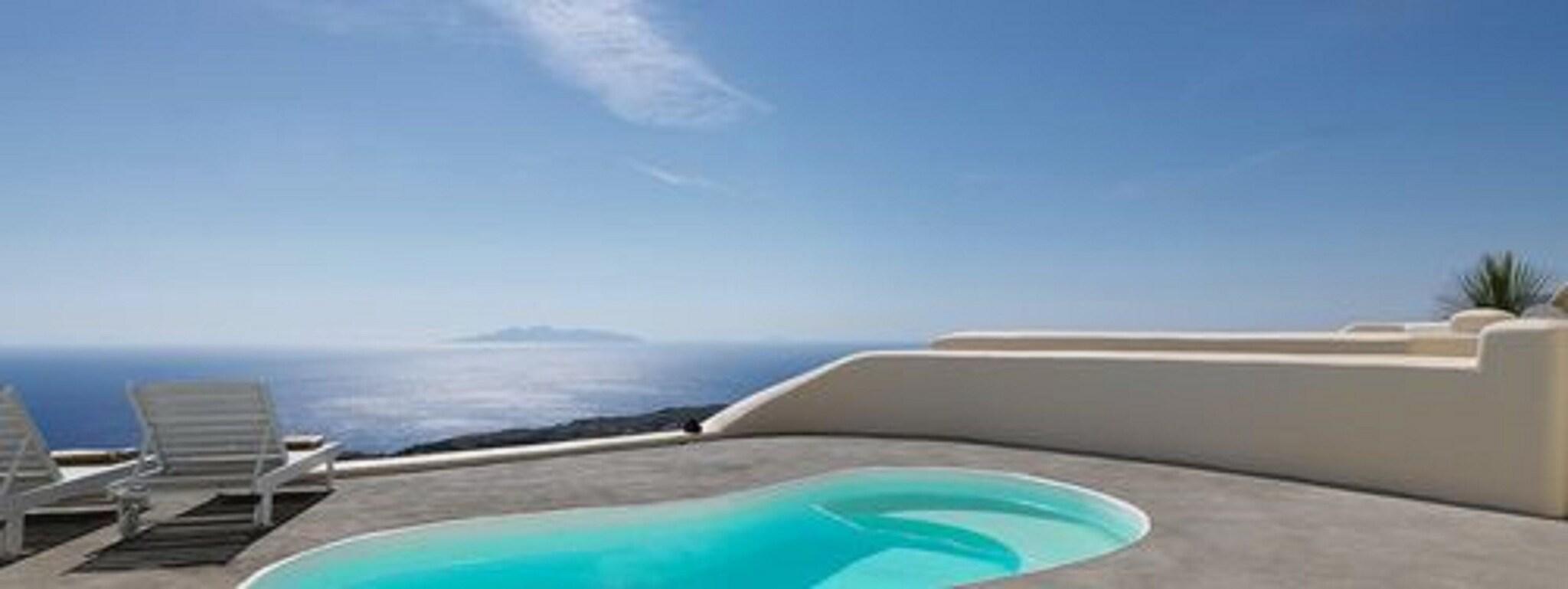 Villa Pool View King Bed