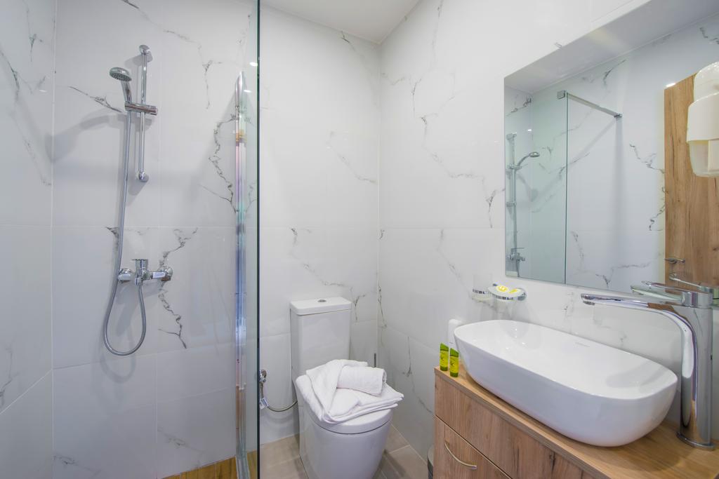 Double or Twin Mountain View