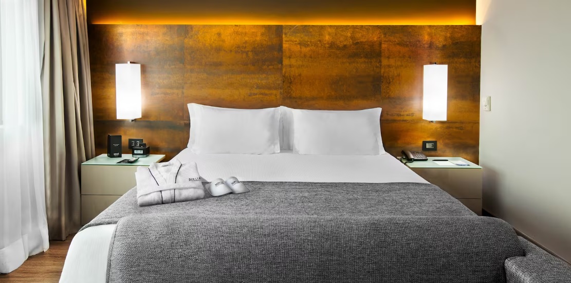 Double Deluxe Queen Bed