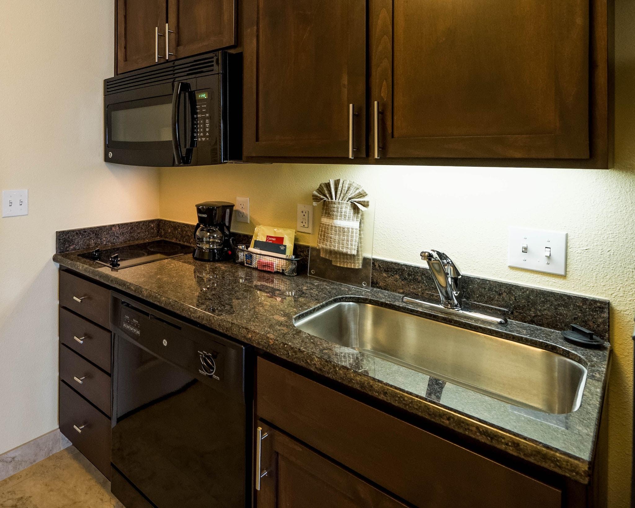 Studio Accessible King Size Bed