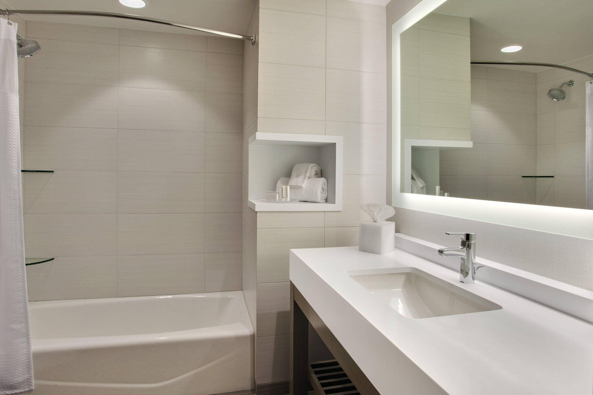 Studio Two Queen Beds