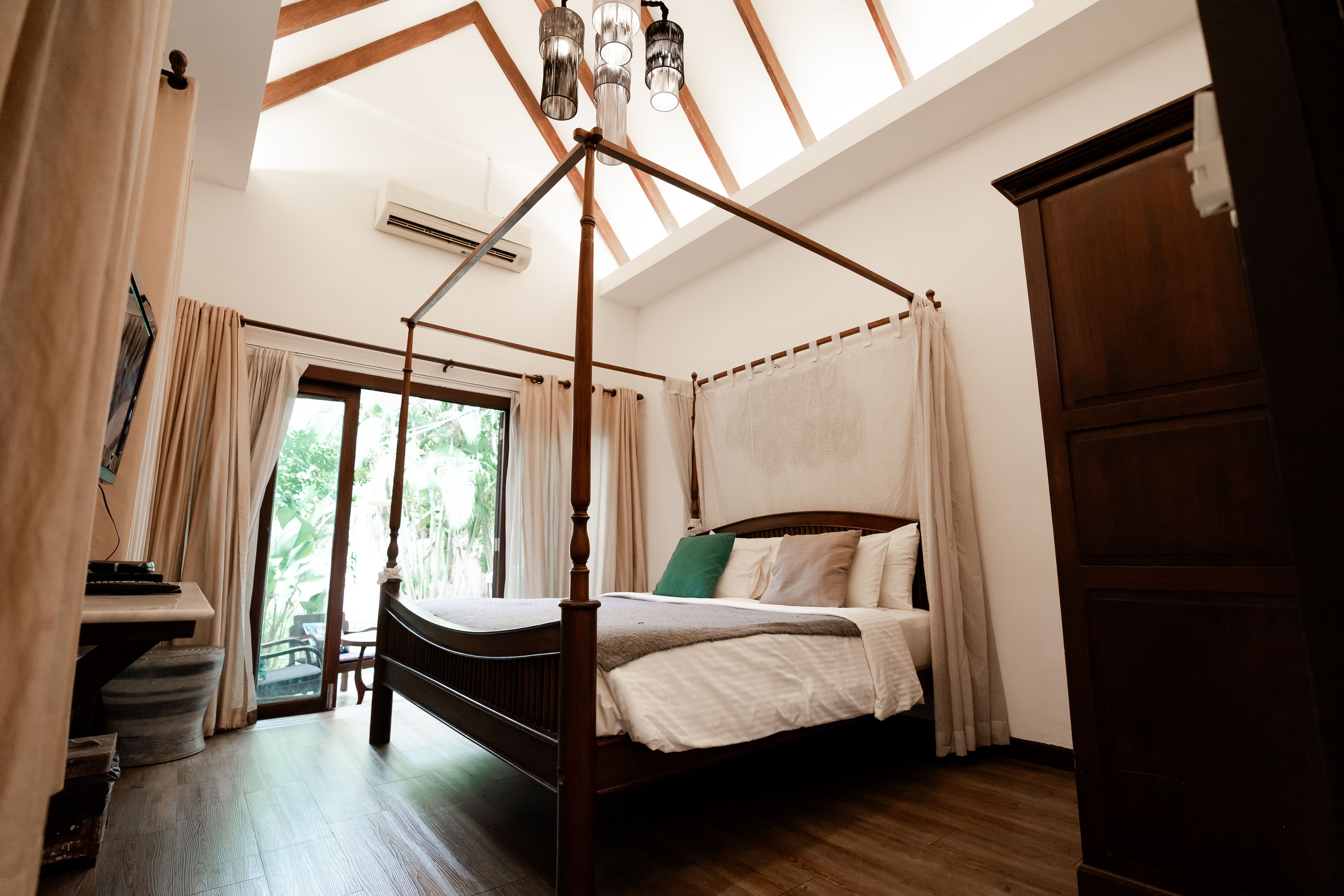 Villa Six Bedrooms with Private Pool