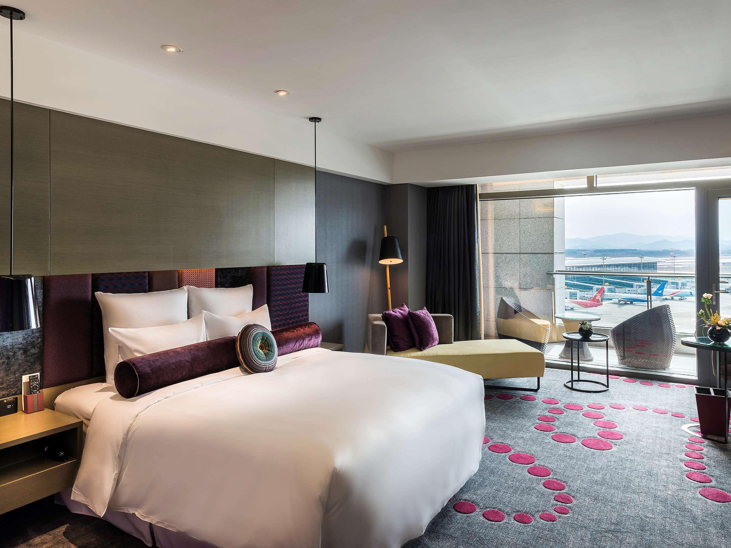 Double Deluxe King Bed