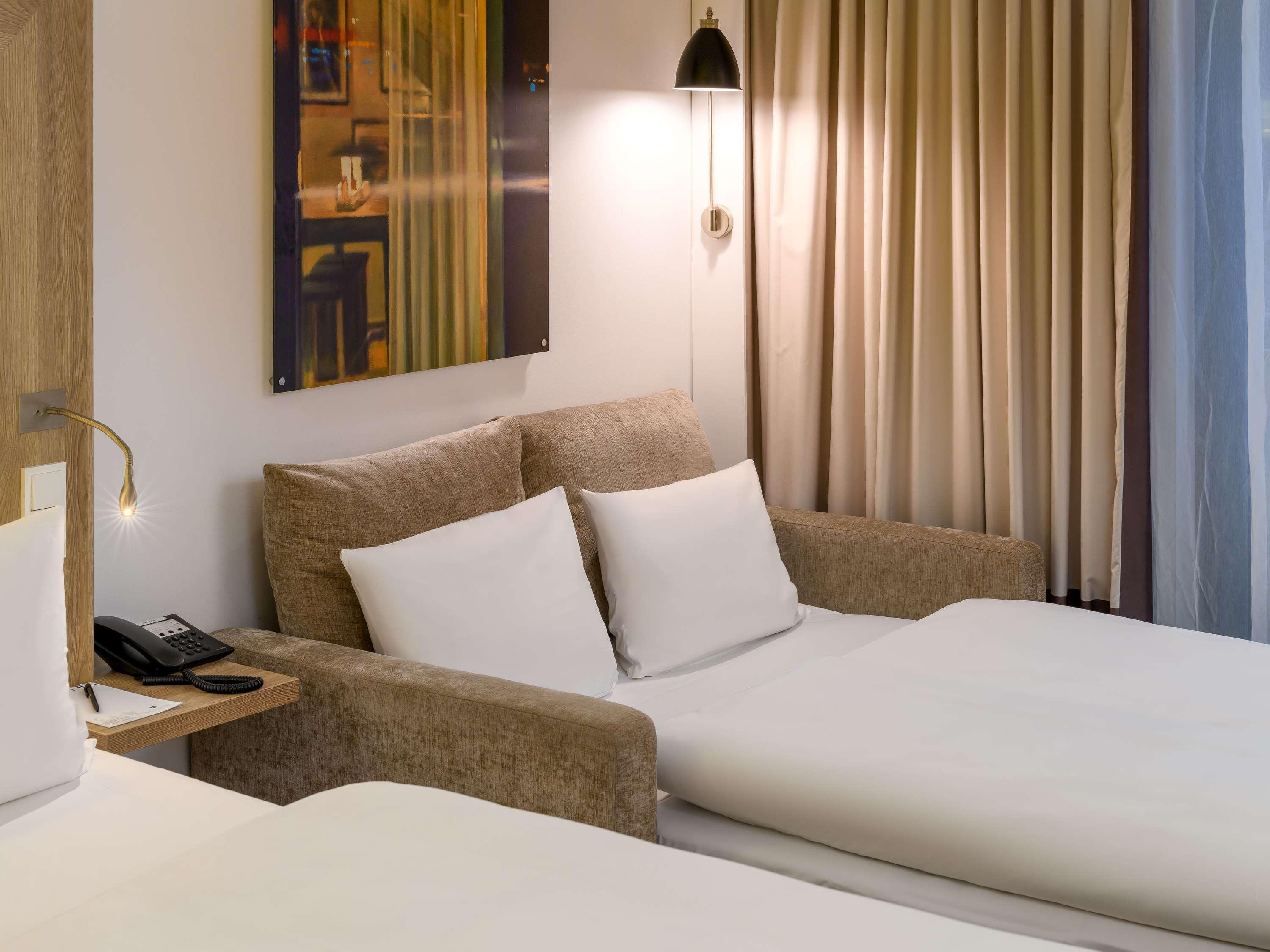 Double Queen Size Bed