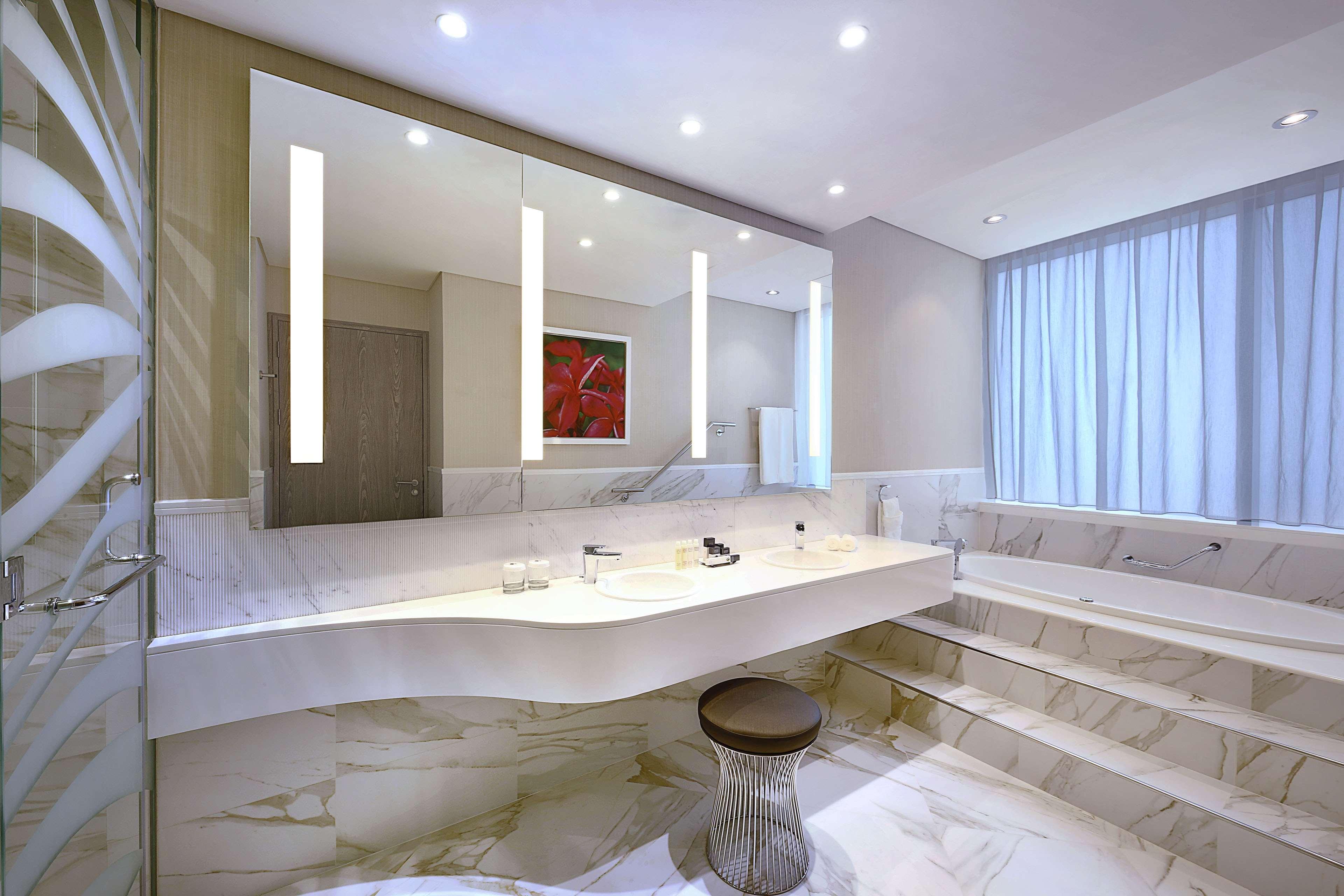 Junior Suite King Size Bed