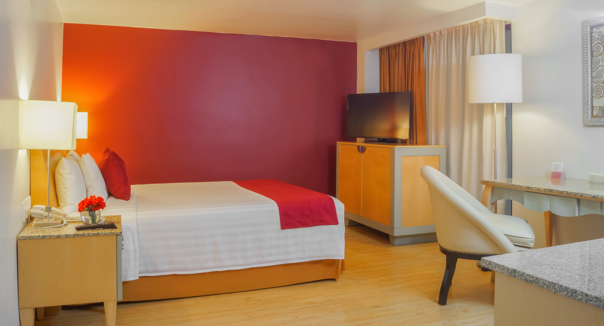 Single Deluxe Queen Bed