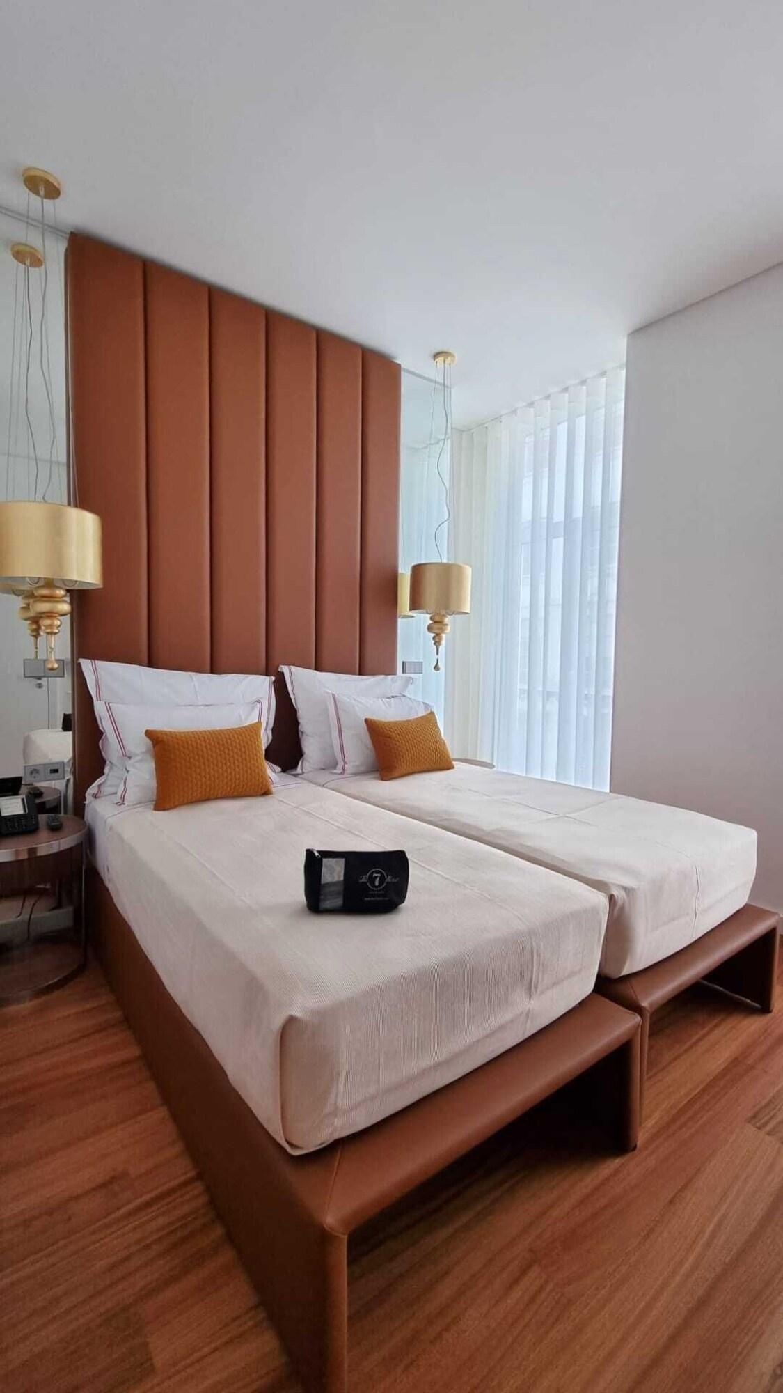 Suite Queen Size Bed