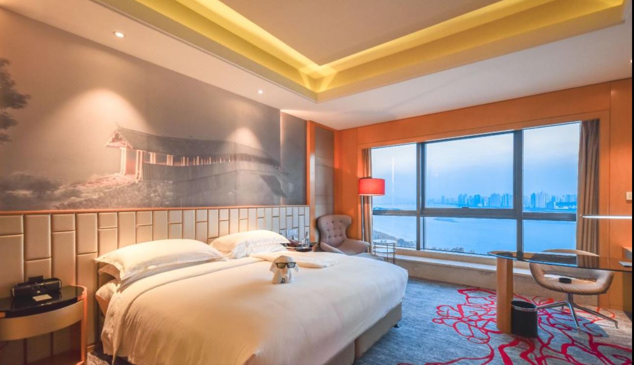 Double Executive King Bed