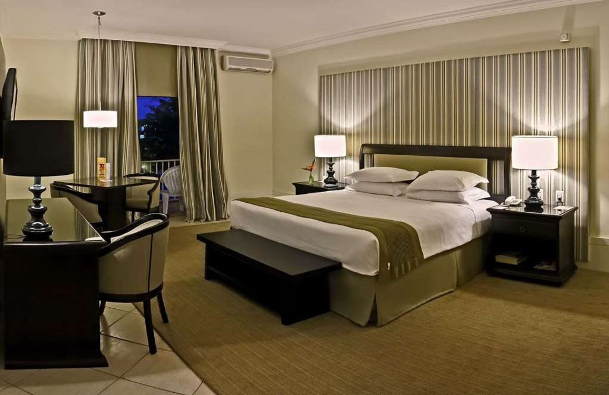 Junior Suite King Size Bed