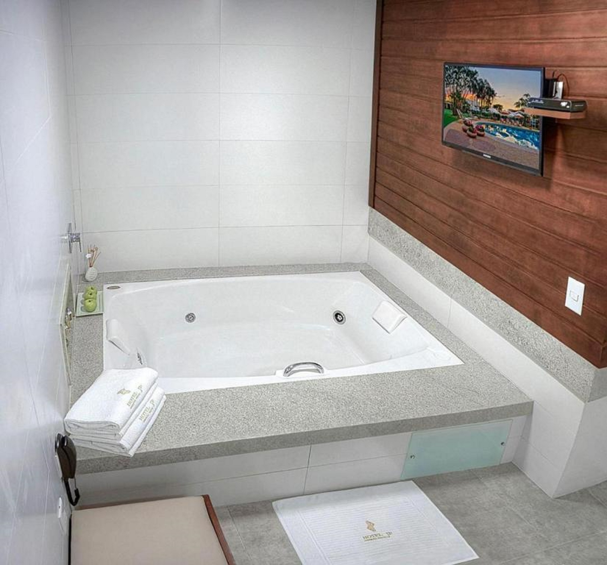 Junior Suite King Size Bed