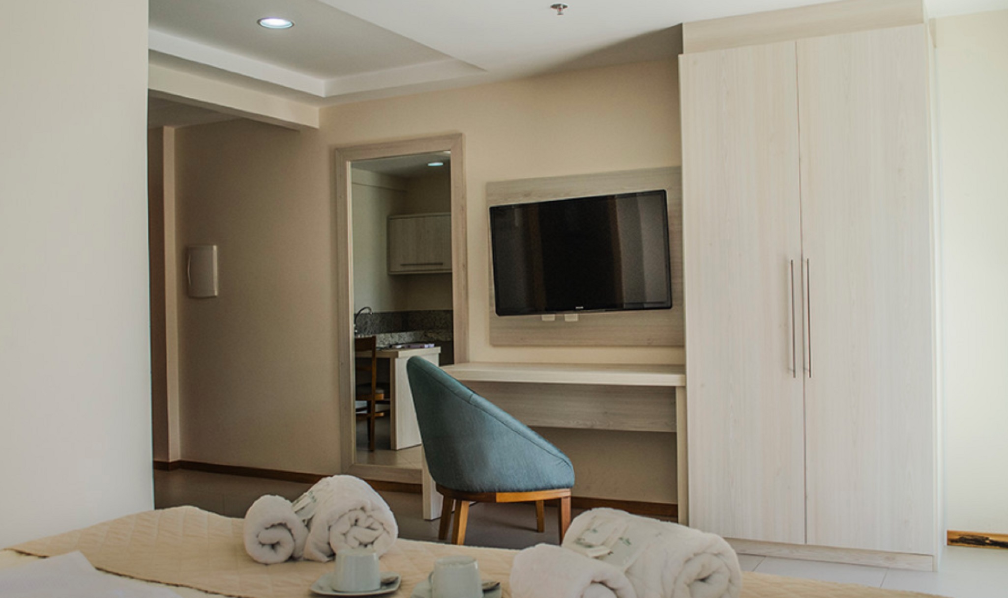 Twin Deluxe Mountain View