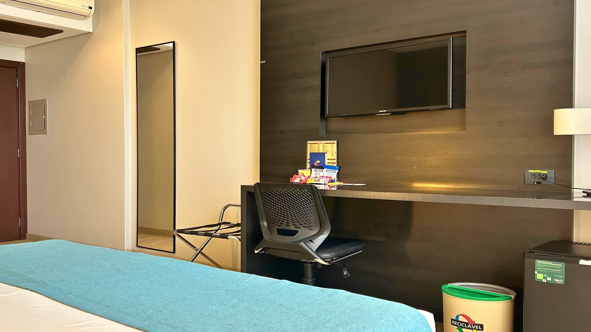 Single Superior Queen Bed