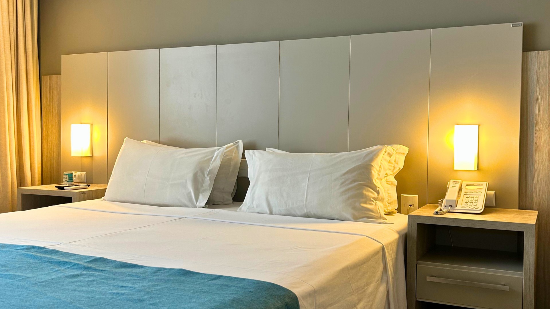 Single Superior Queen Bed