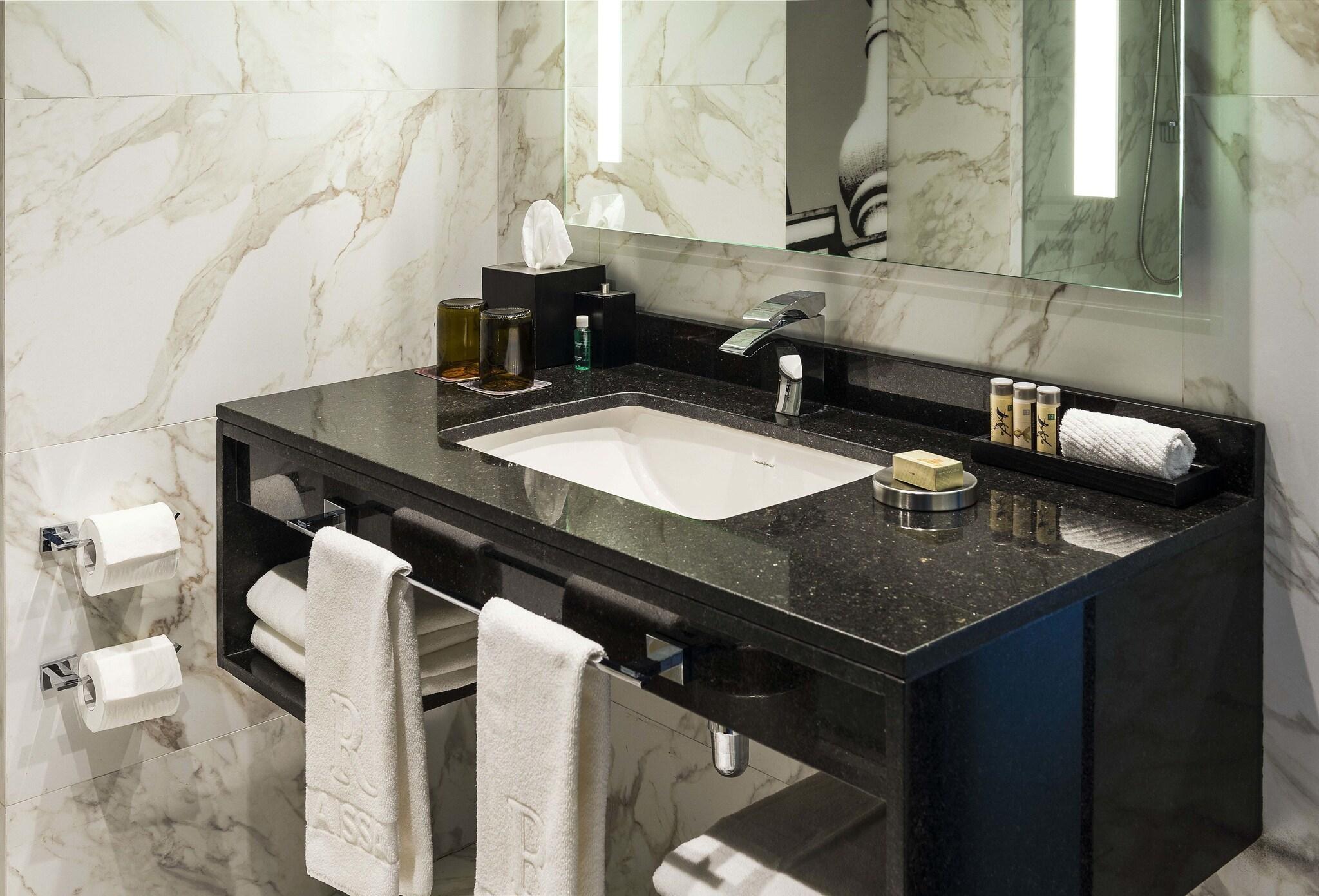 Junior Suite King Size Bed