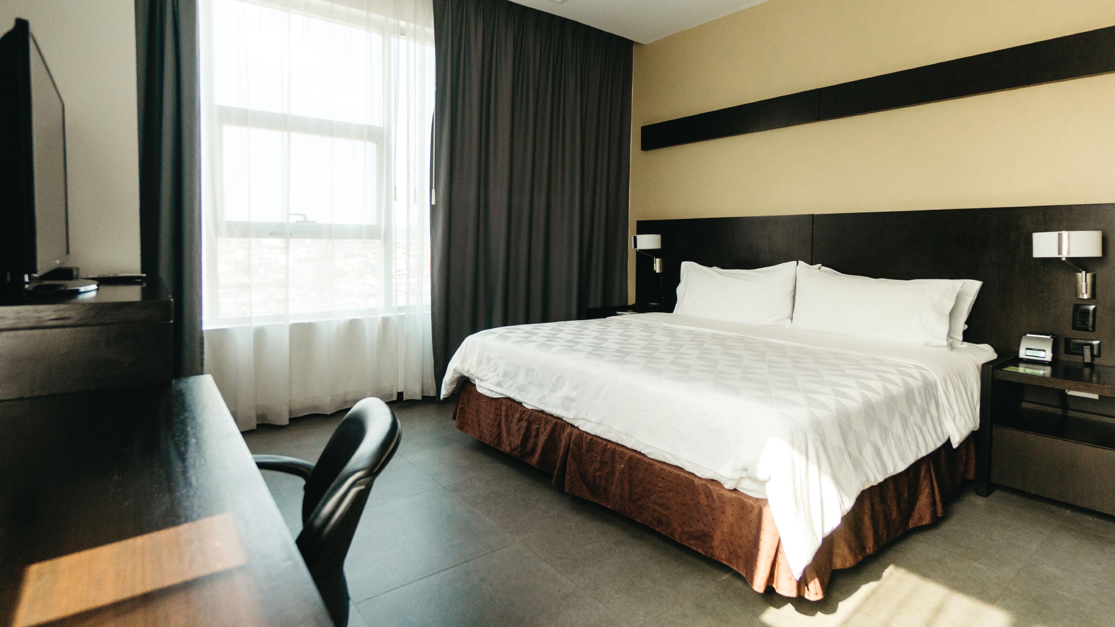 Double Club King Bed