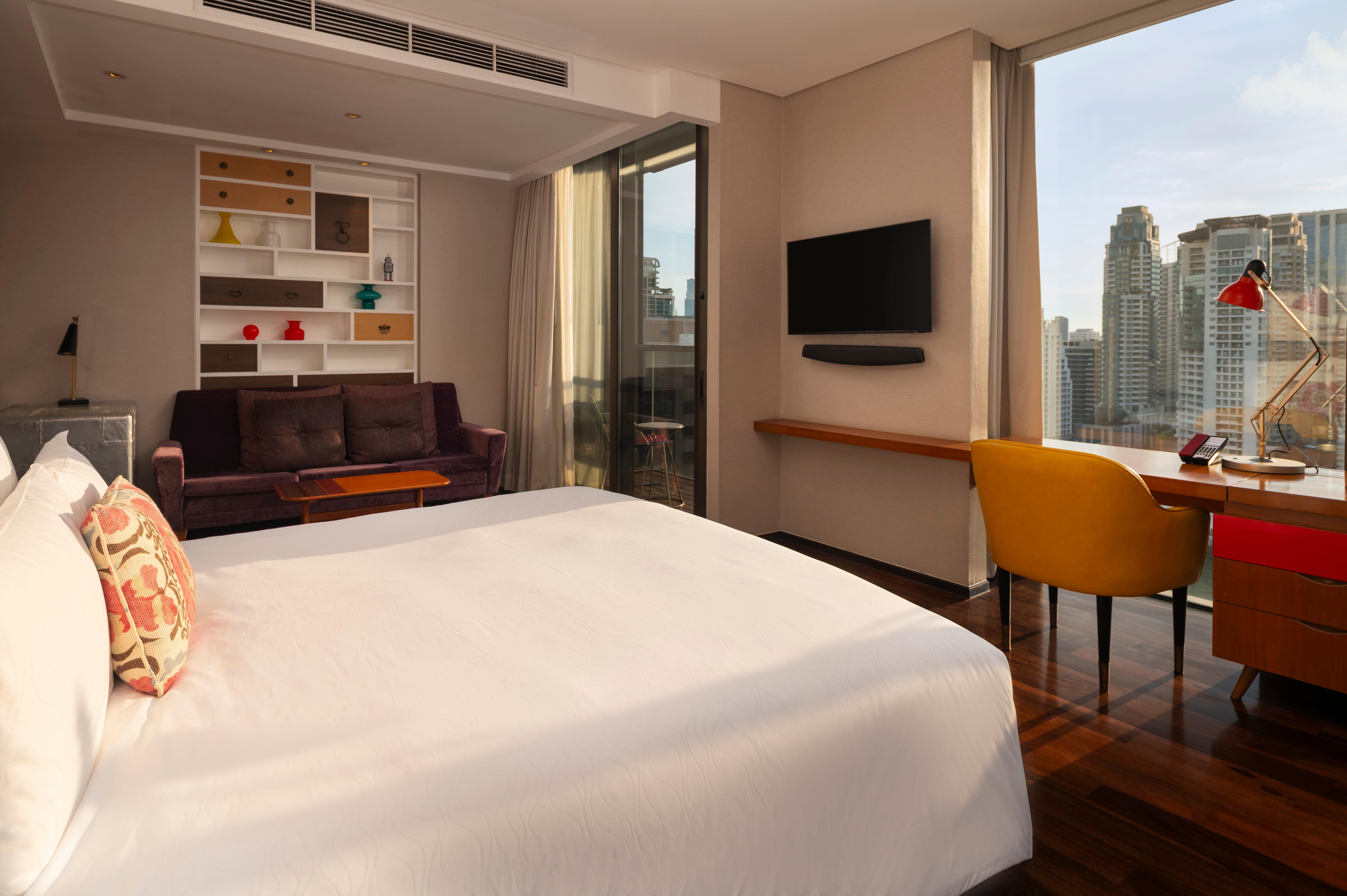 Double Garden View King Bed